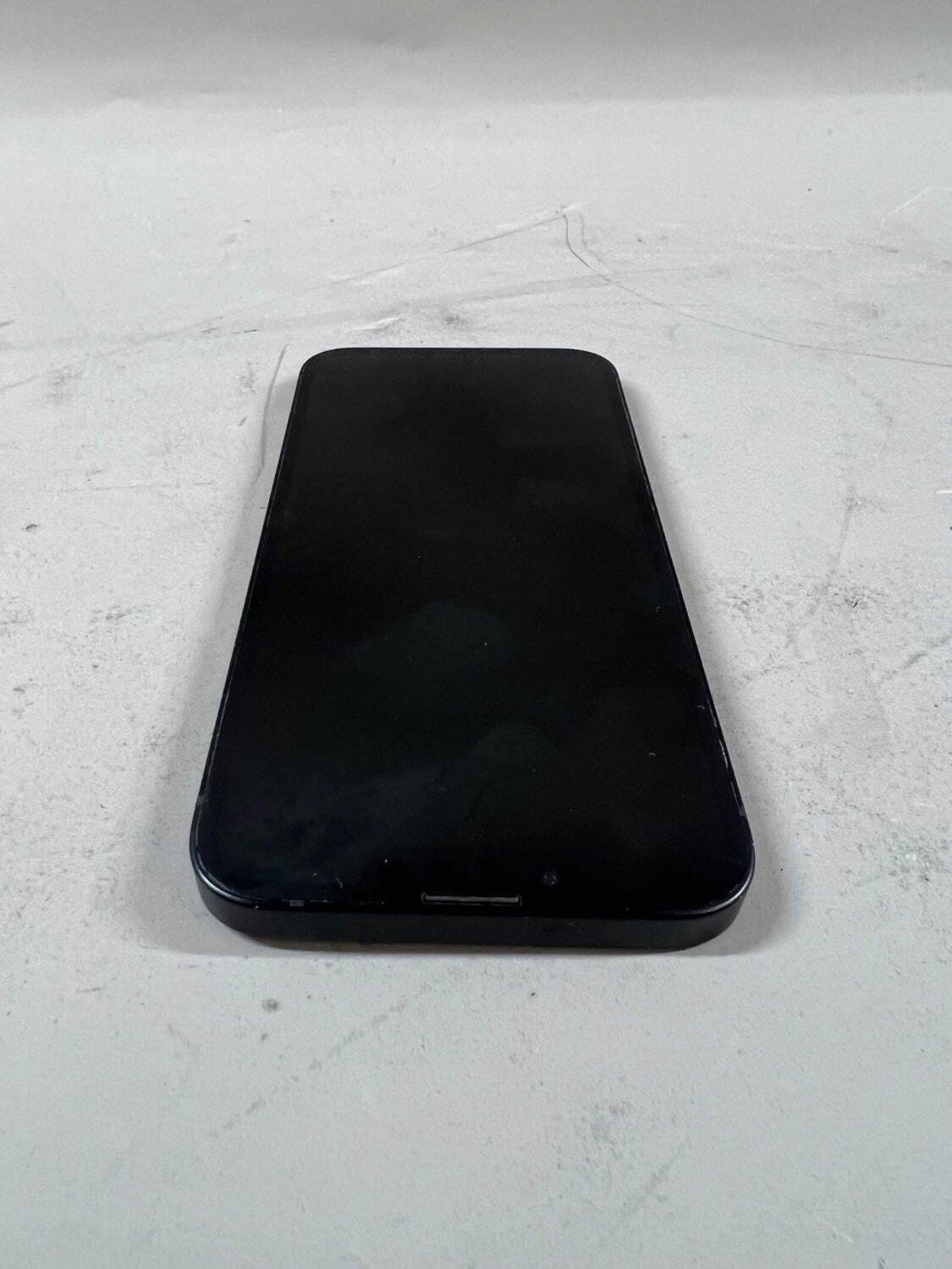 Unlocked Apple iPhone 16e 128GB 26.4 Black MD0D4LL/A