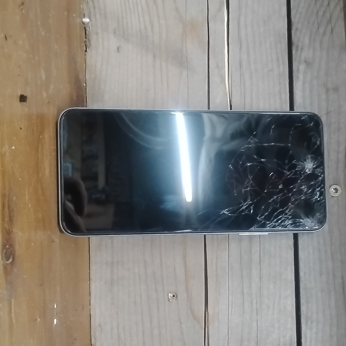 AT&T White Bar Smartphone with Dual Rear Cameras, AT&T Network