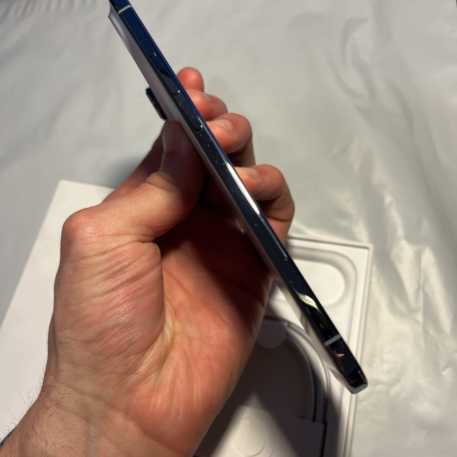 Apple iPhone 17 Air – 256GB (CRICKET ONLY) In Box – Amazing Condition (#634)