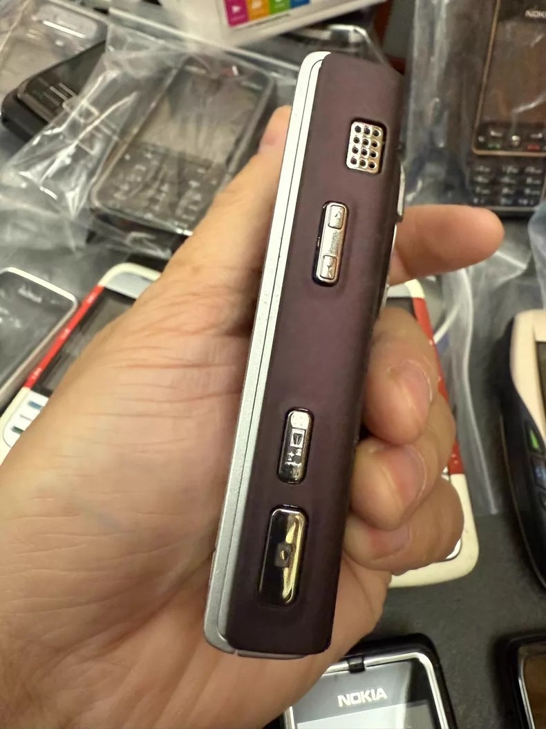 Nokia N Series N95 – Deep plum 3G GSM Wifi 5MP Slider Unlocked Classic Phone