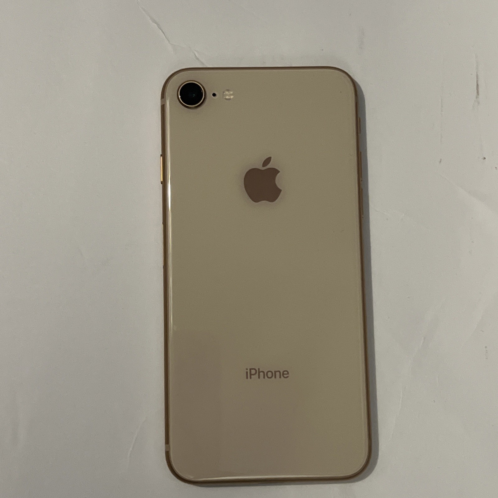 iPhone 8 64Gb Unlocked A1863 Gold BH: 99%