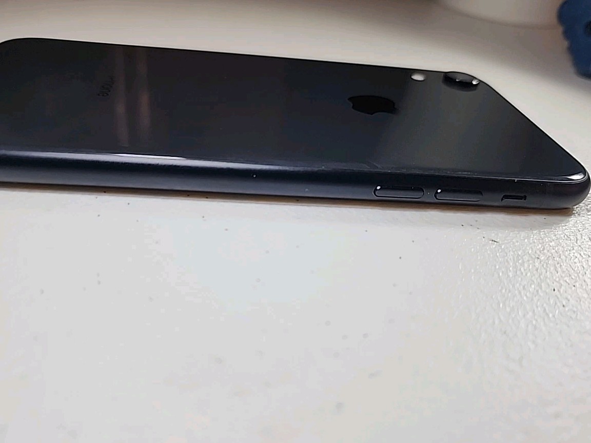 Apple iPhone XR Black 64GB MT3K2LL/A Factory Unlocked 100% Health. EXCELLENT CON