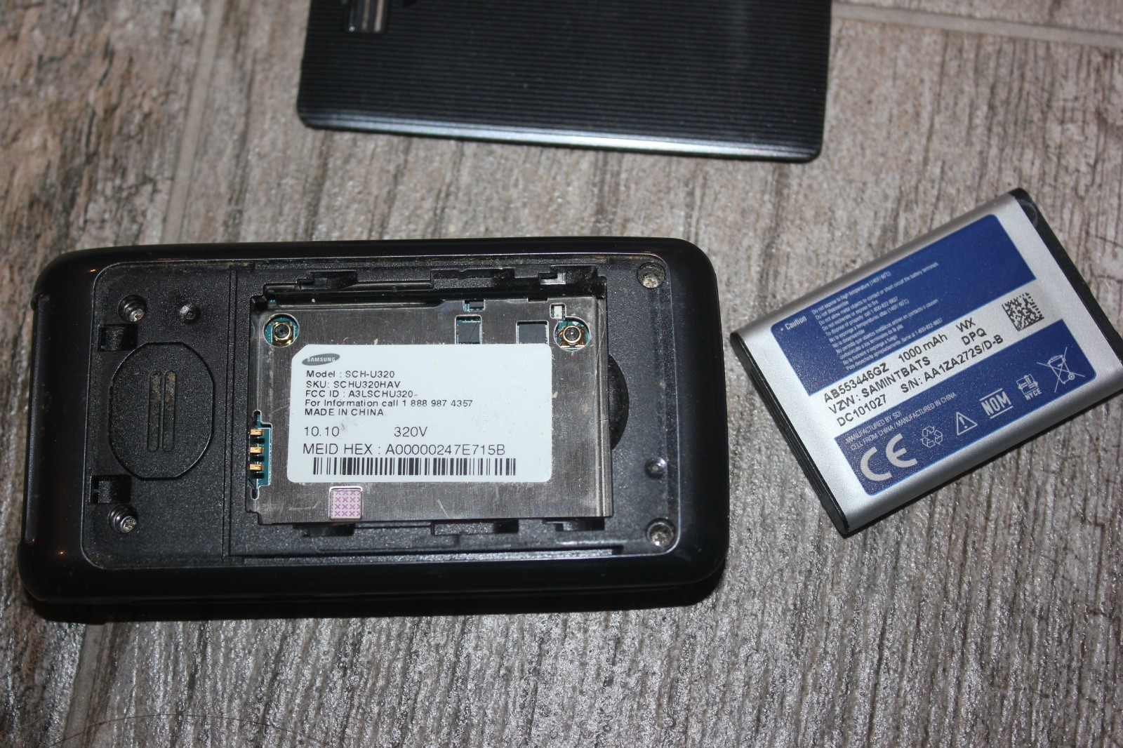 Working VGUC Samsung Haven SCH-U320 Flip Phone & Desk Chgr Verizon No Camera