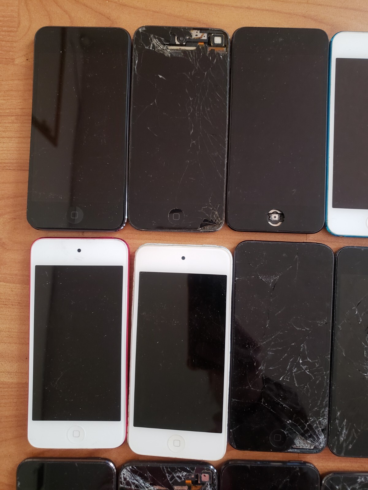Lot of 15 Apple iPod Touch 7th and 6th and 5th Gen A2178/A1574 /A1421 For parts