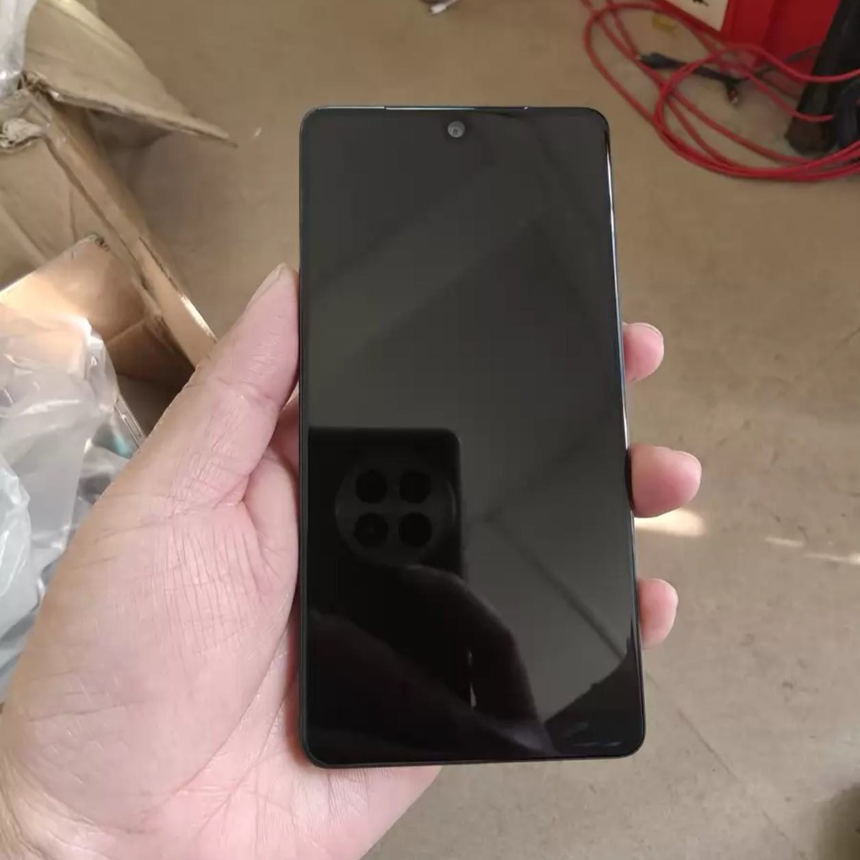 Essential Products PH-1 5.71″ 4GB RAM 128GB ROM 13.0MP LTE Android Smartphone