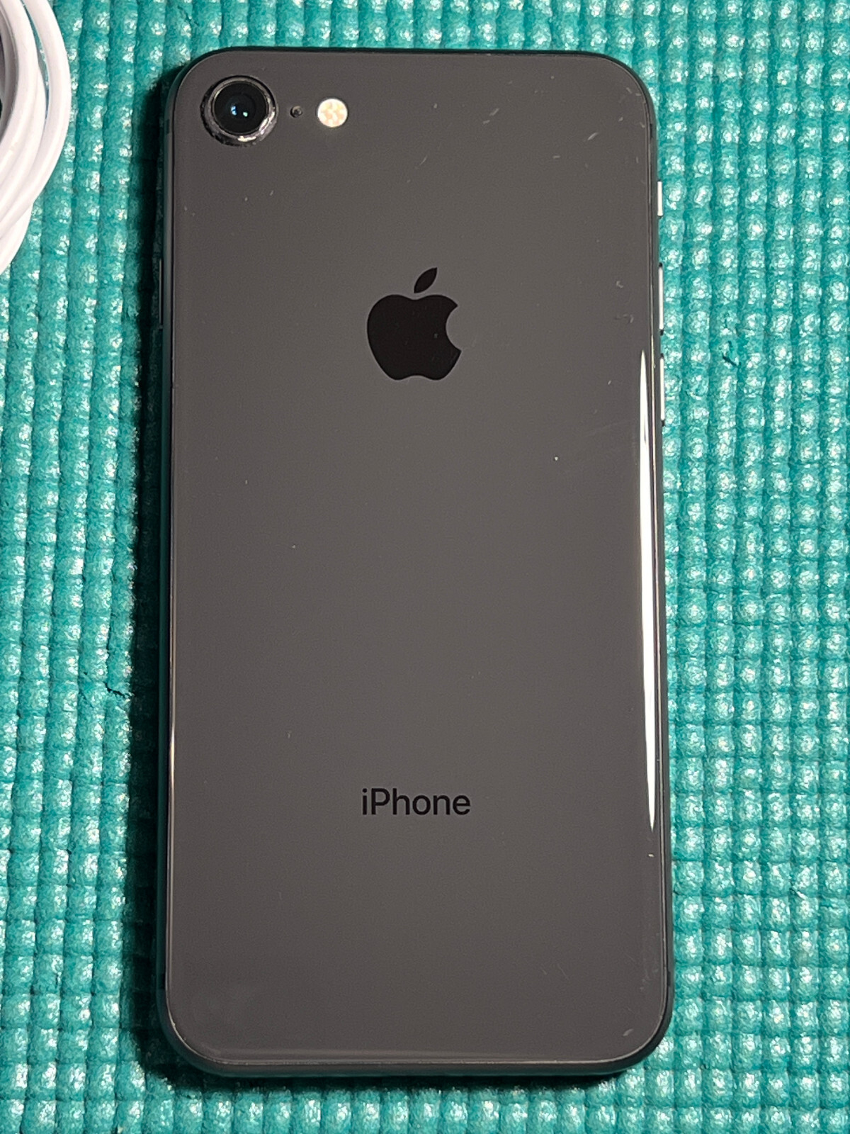 Apple iPhone 8 – 256GB – Space Gray (Unlocked) A1863 (CDMA + GSM)