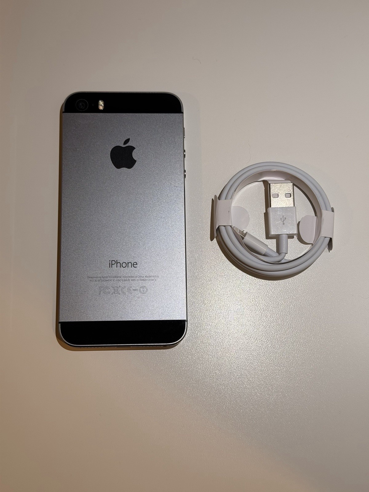 iPhone 5s – Space Gray- iOS 10