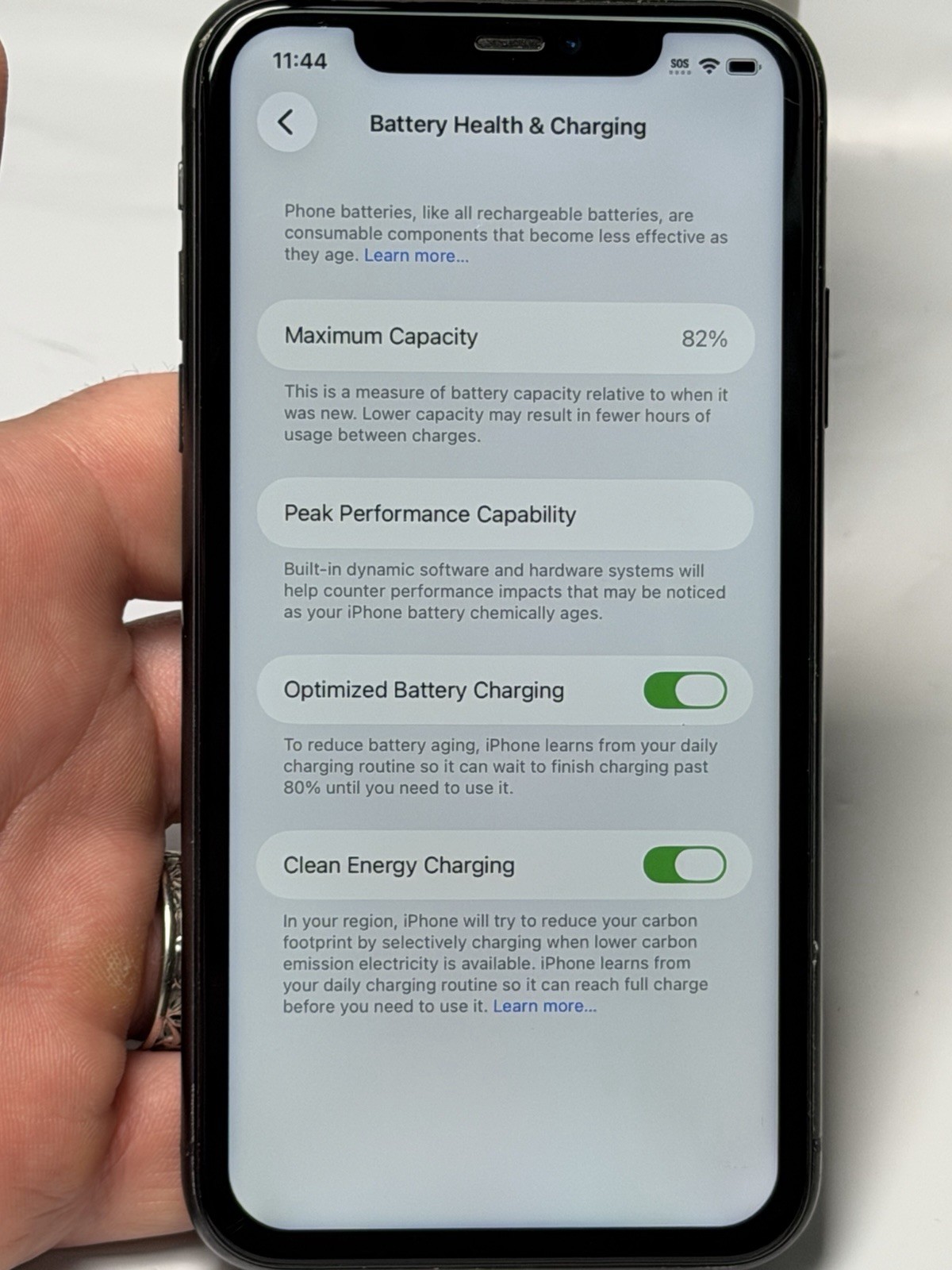 iPhone 11, 64GB A2111 MH8D3LL/A iOS 26.1 (82% BATTERY) – Tested & Working