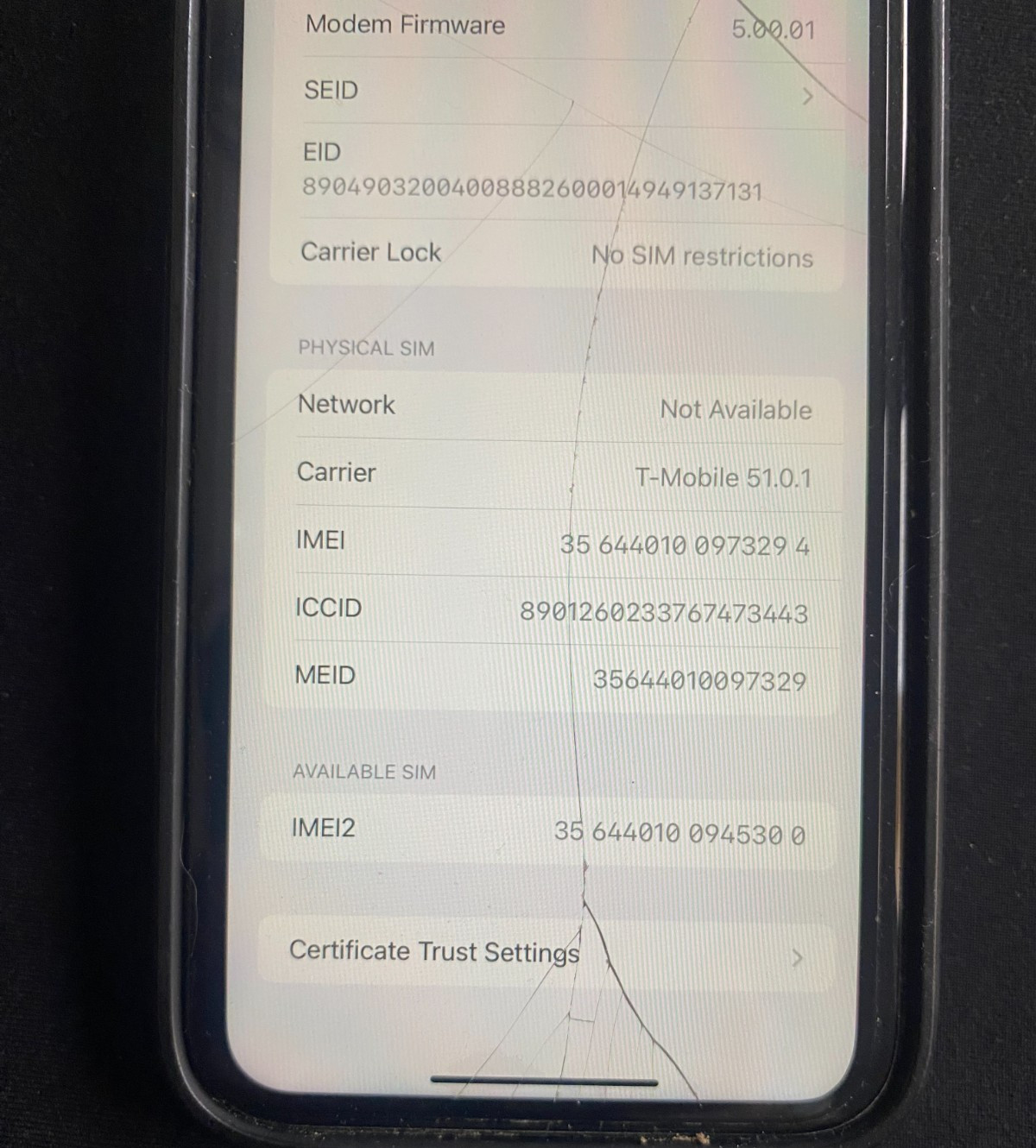 Apple iPhone XR 64GB Black Unlocked – Functions Normal – Screen has Cracks