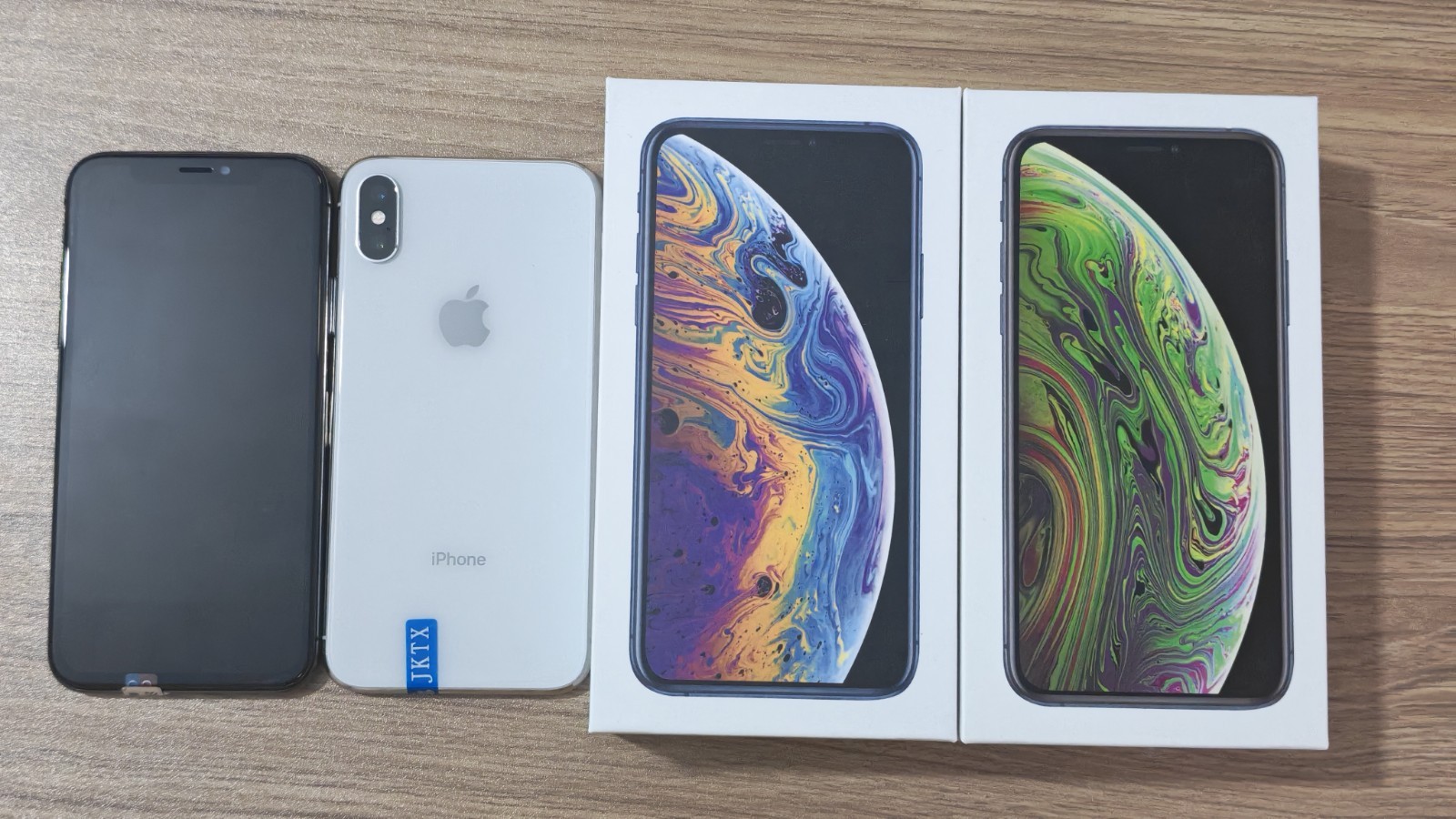 Apple iPhone XS 64/256 GB Unlocked Gray Silver Gold Resealed With Accessories