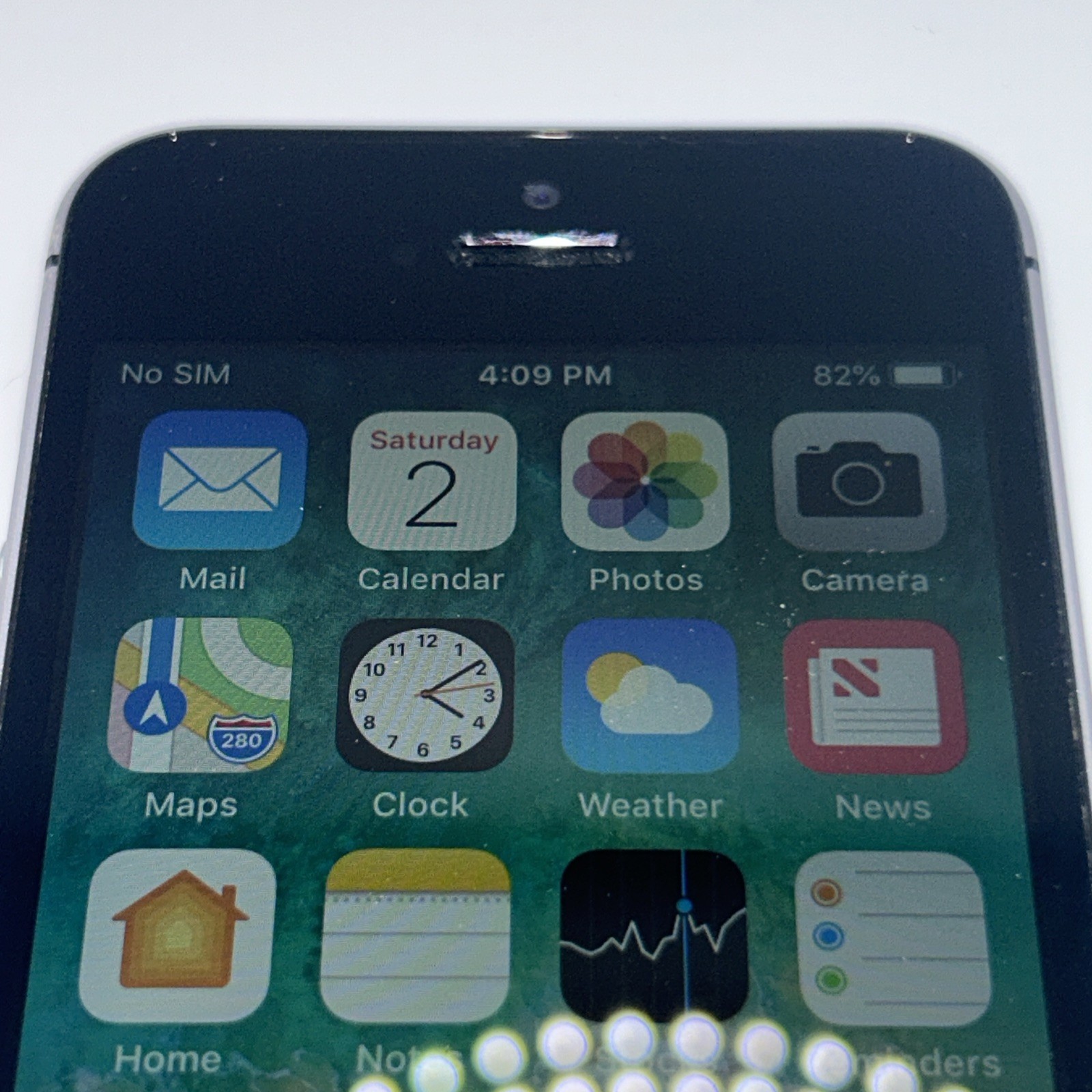 Apple iPhone SE 34GB Space Gray