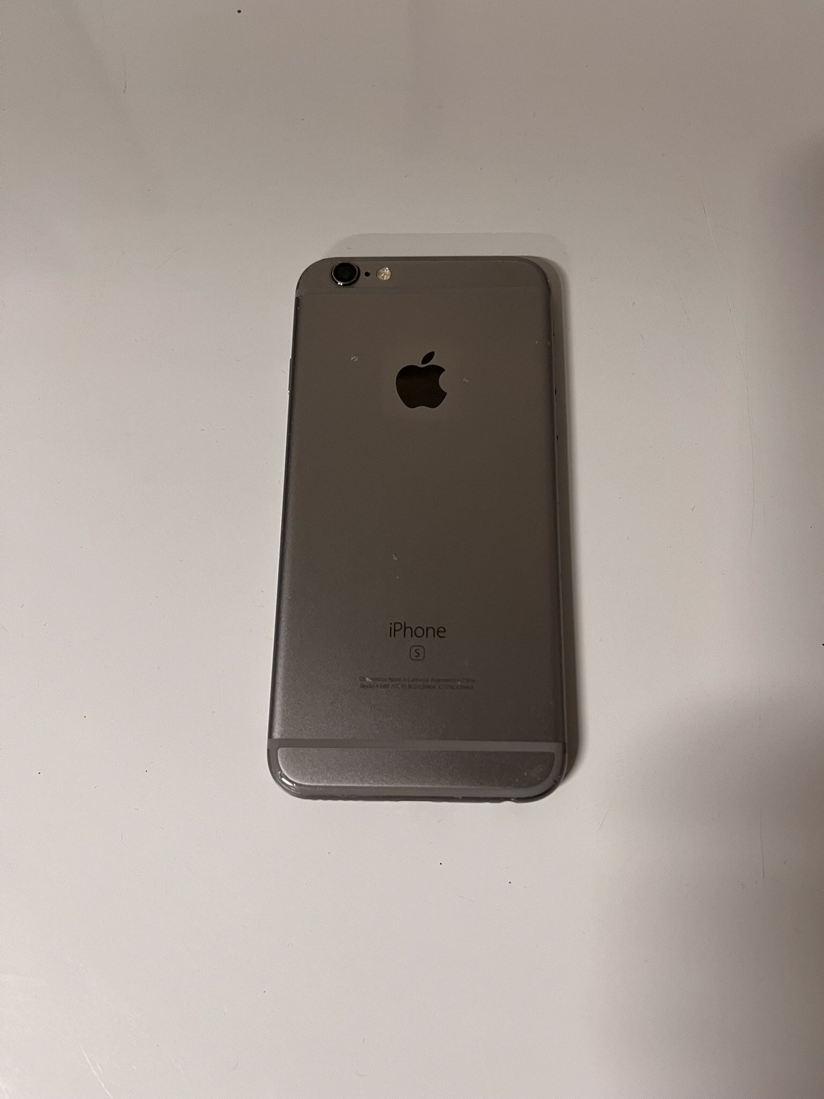 Apple iPhone 6s – 16GB – Space Gray (Verizon) A1688 (CDMA + GSM)