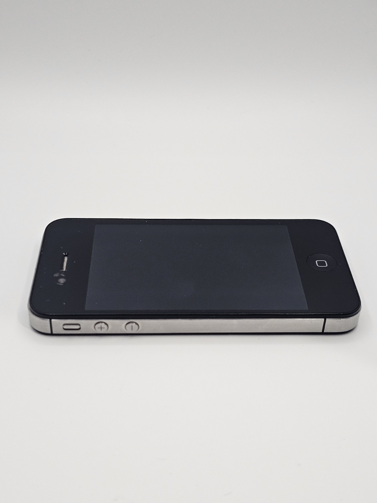 Apple iPhone 4s – 8GB – Black (Verizon) A1387 (CDMA + GSM)