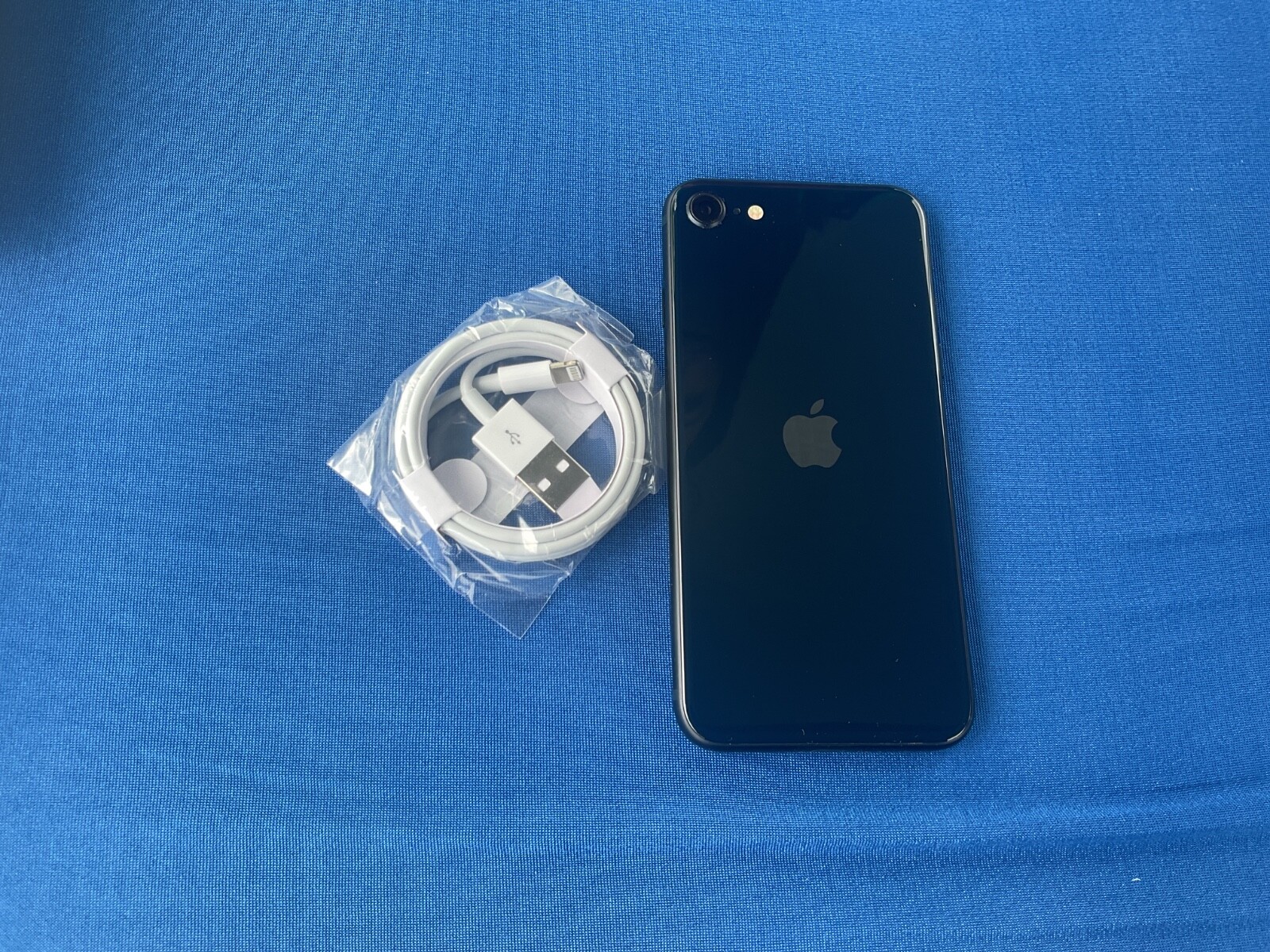 Factory Unlocked Apple iPhone SE 3rd Gen 64GB 5G Battery 98% Midnight Blue