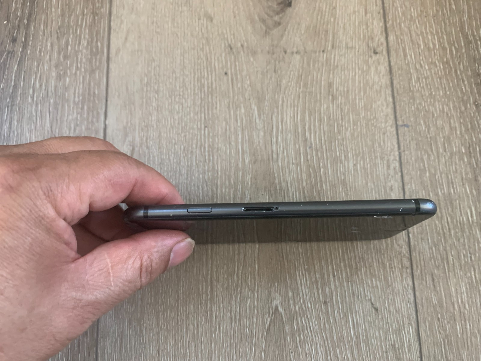 Apple iPhone 4 A1332 3.5″ screen power on Untested For Parts or Repair