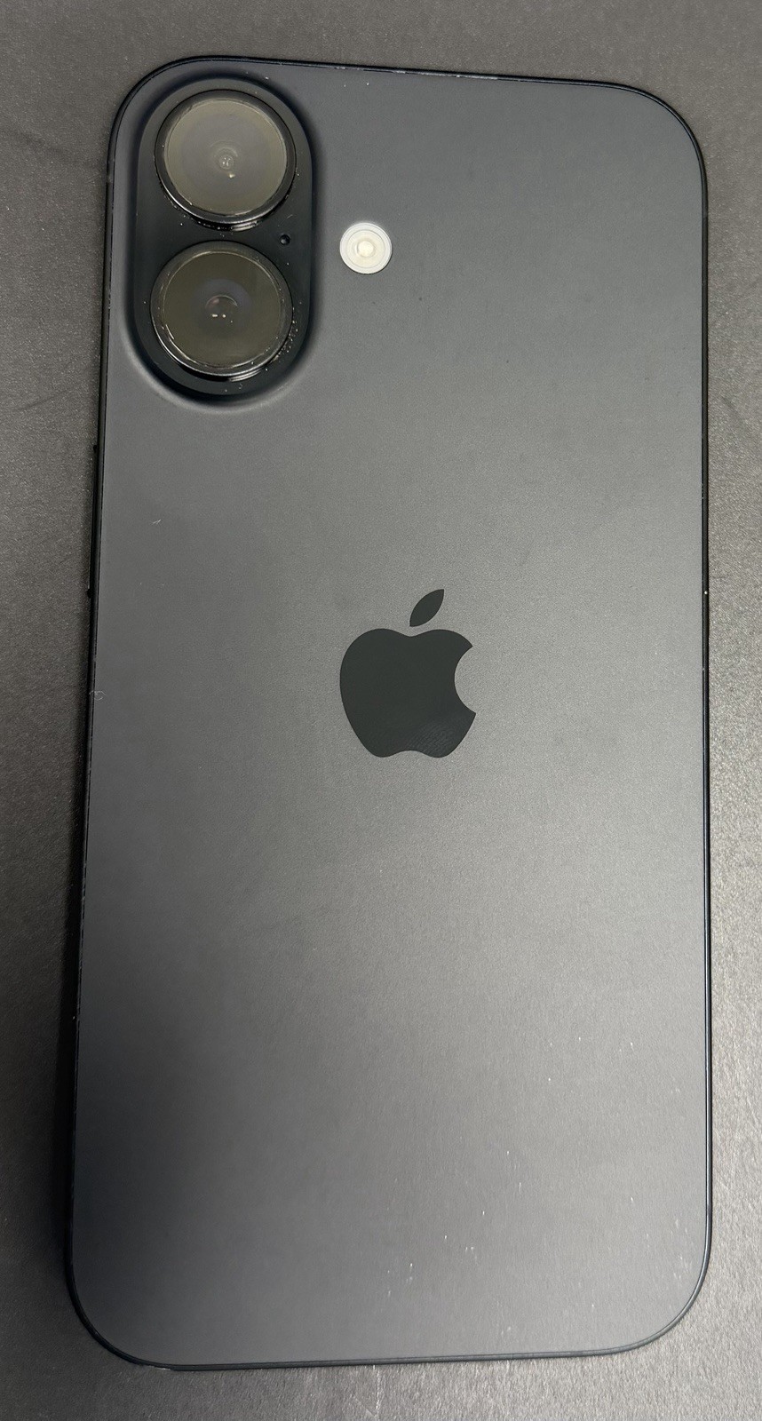 Apple iPhone Smartphone iOS Black Slate Style 12MP Camera Resolution