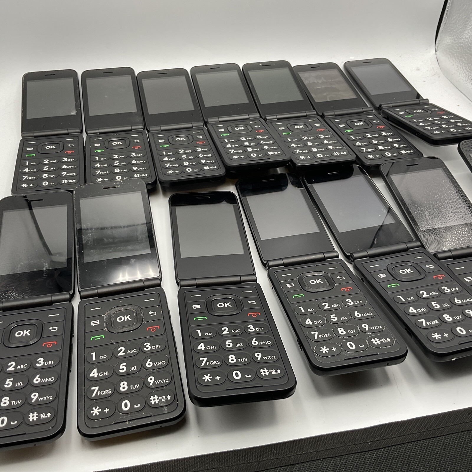 Cingular Flip IV – U102AA – 4GB – Black – (AT&T) – Flip Phone lot of 14 AG2025
