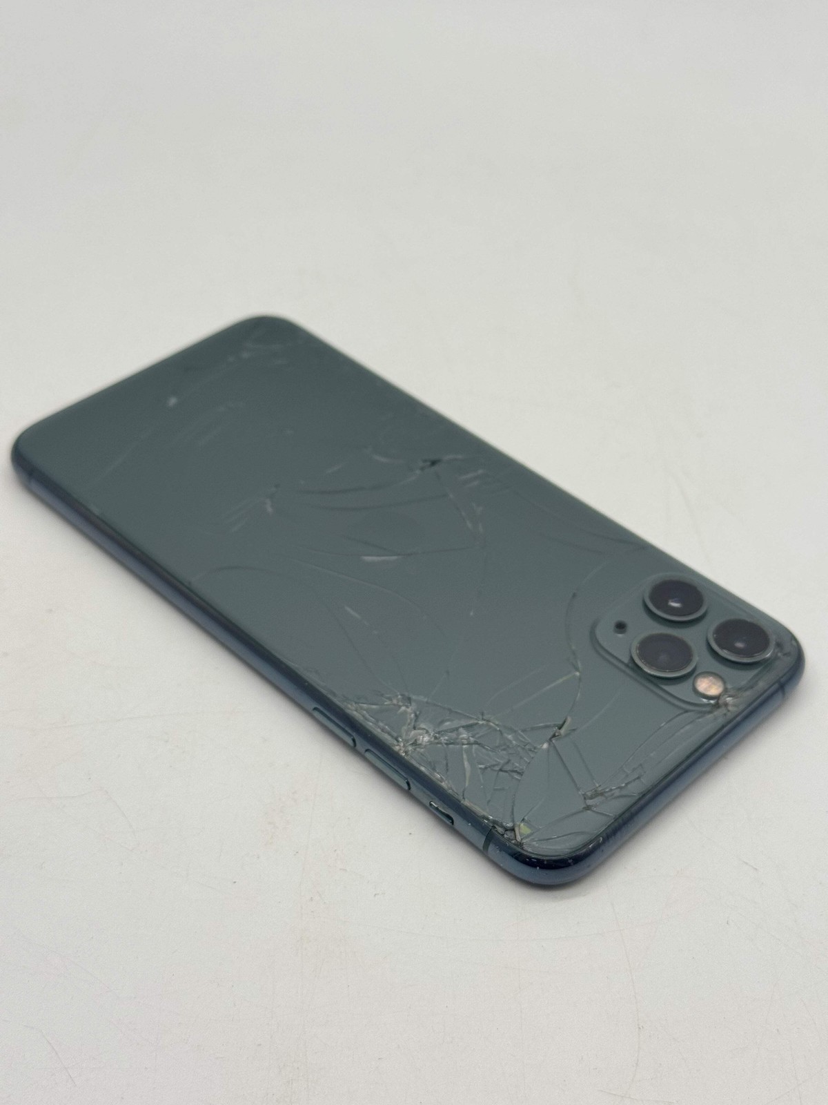 Apple iPhone 11 Pro Max 64GB Space Gray AT&T Cracked Screen For Parts