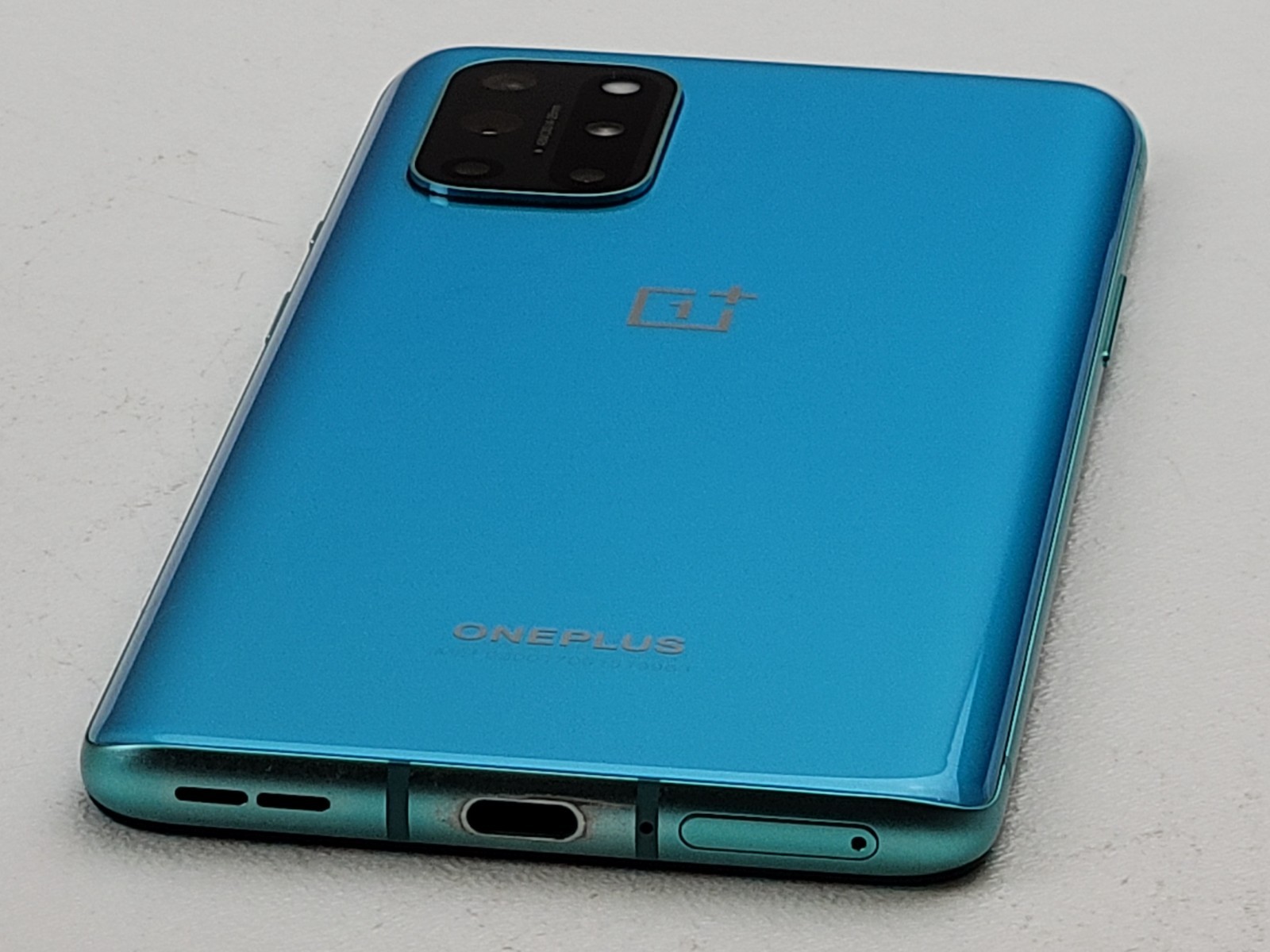 OnePlus 8T (KB2007) 256GB – Green (T-Mobile) Smartphone – SMALL ISSUE – H6443