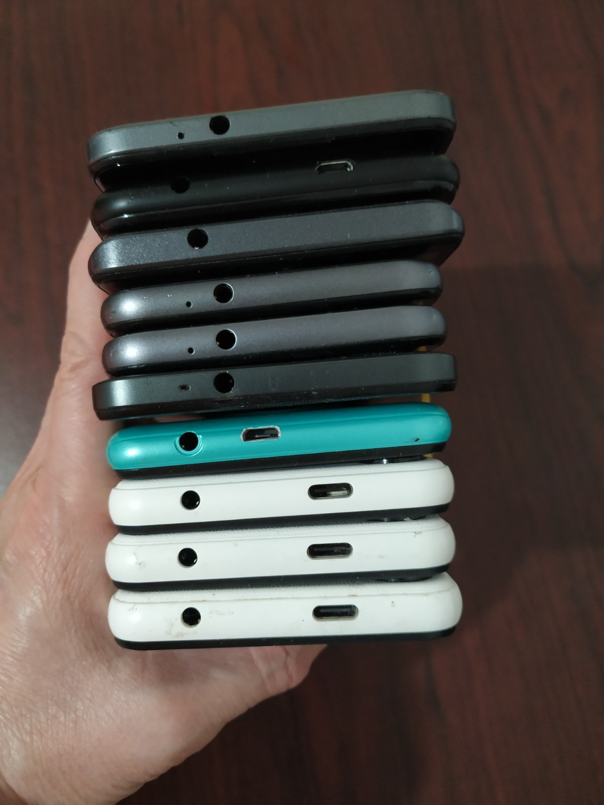 Lot of 10 Mixed Brand VORTEX C24 / WIKO / BLU/NUU /and other Smartphone For part