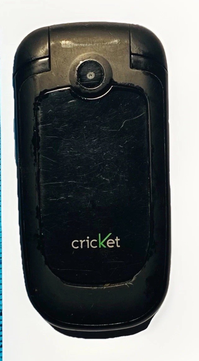 Cricket Captr A200 Clamshell, Phone, camera, Bluetooth, tri-band CDMA support