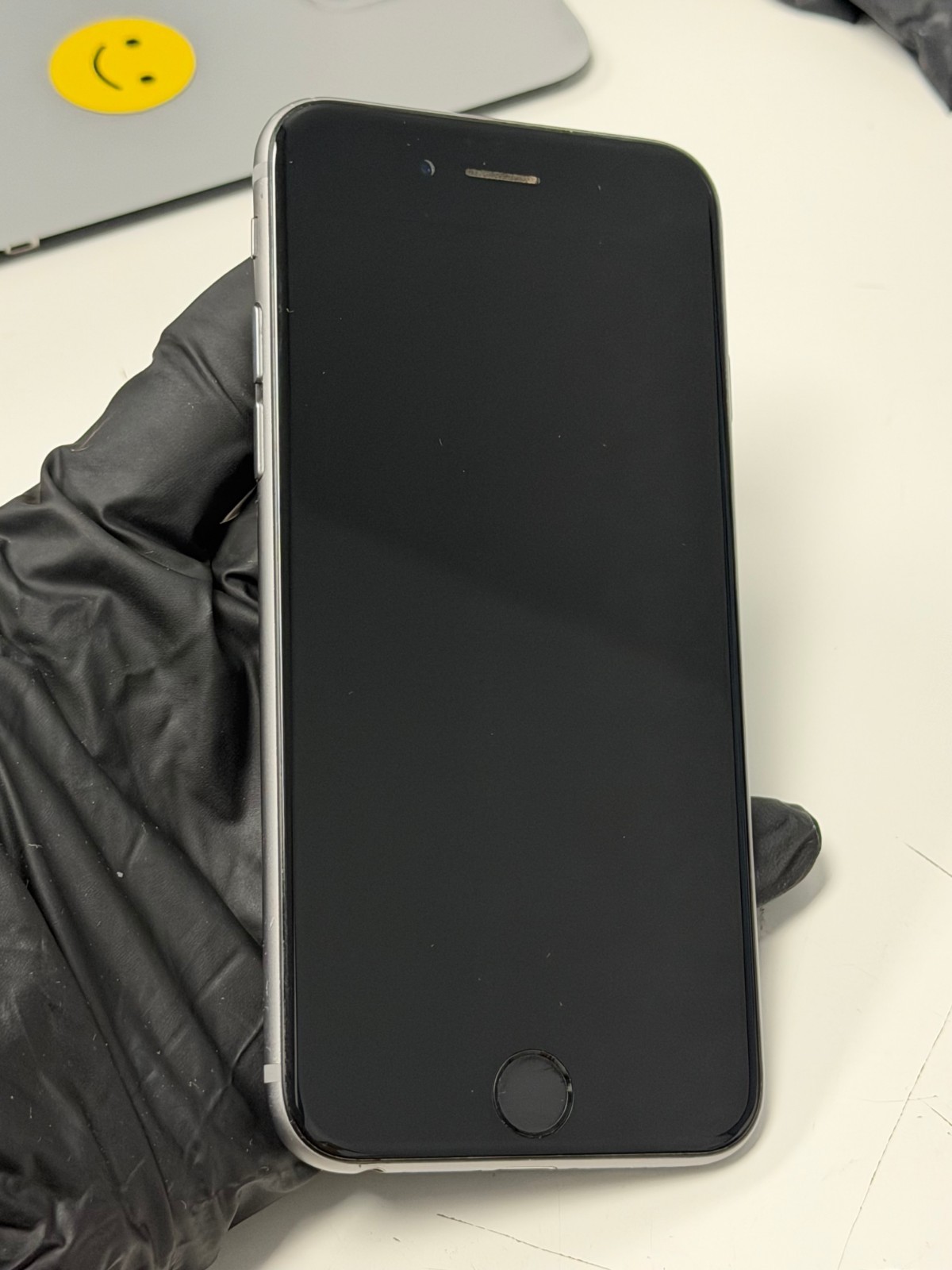 Apple iPhone 6 – 64GB – Space Gray – Black – (Unlocked) Smartphone