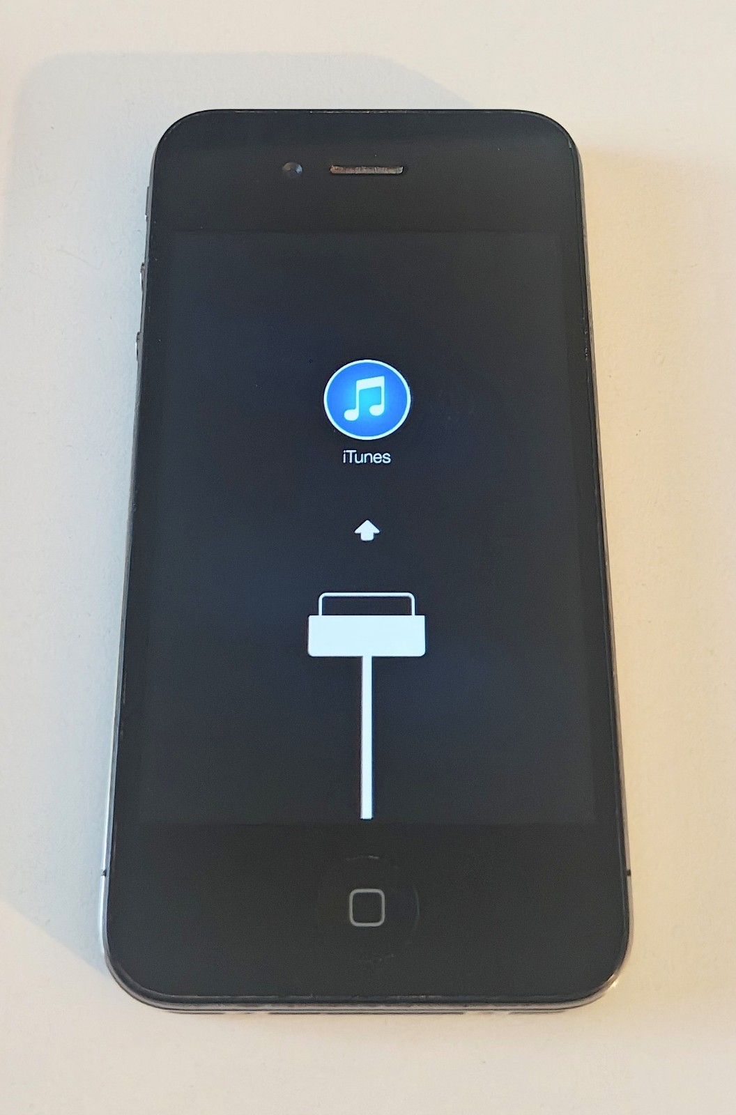 Apple iPhone 4 32GB Black Verizon A1332 GRADE C FULLY FUNCTIONAL