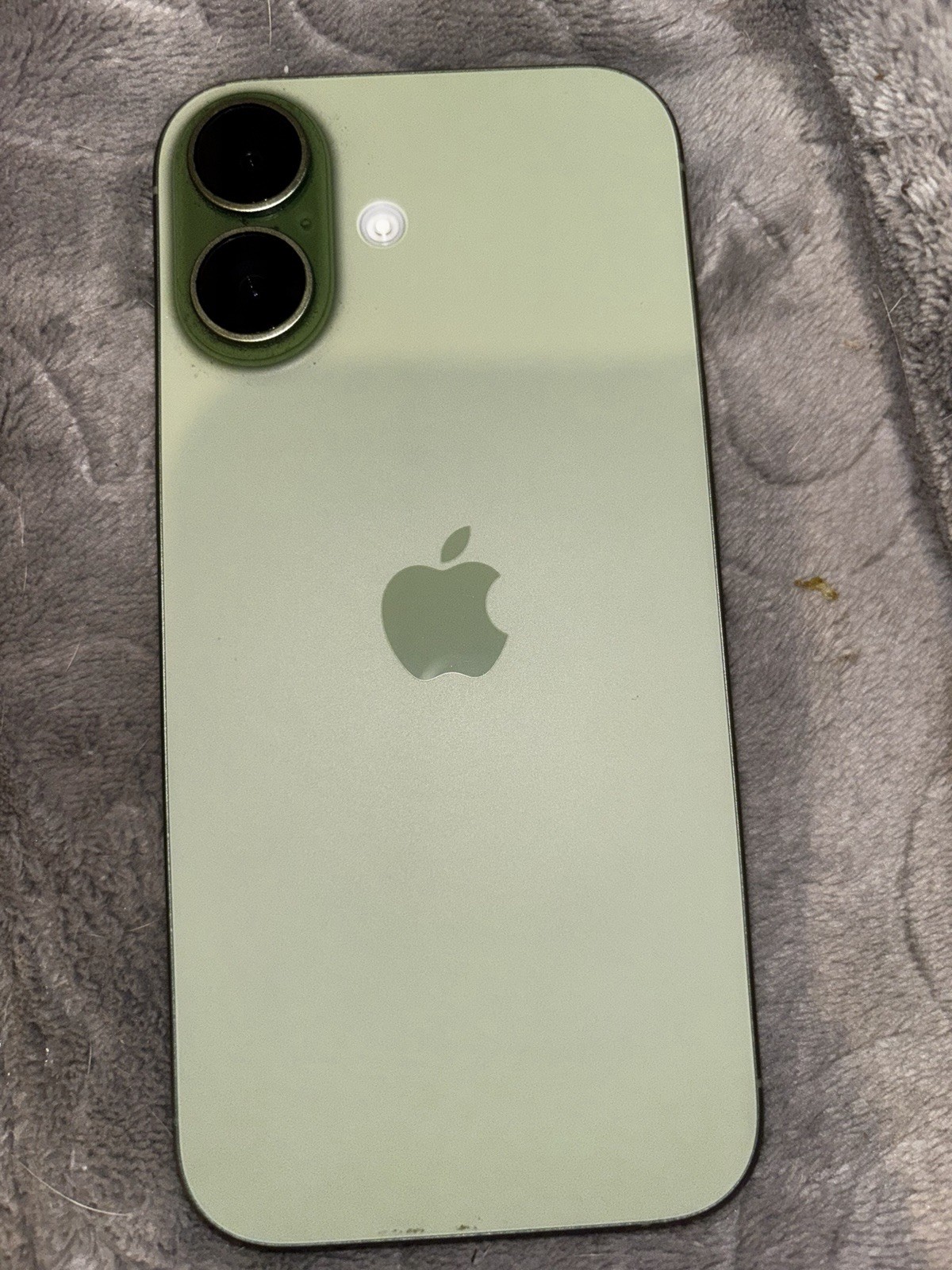 iPhone 17 Green Locked Or I Could Unlock It ! Serious Inquires Only