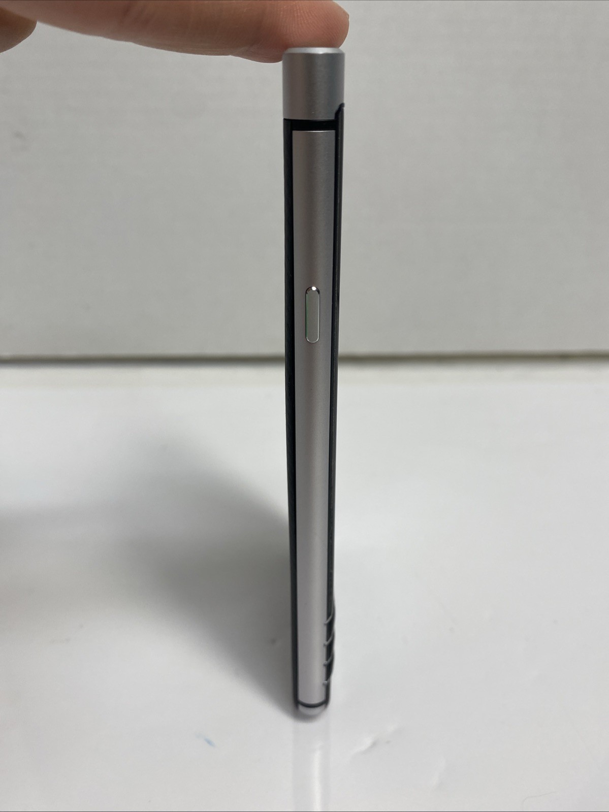 Blackberry Keyone 32gb – Single SIM – Silver/Black LTE Qwerty BBB100-2 Unlocked