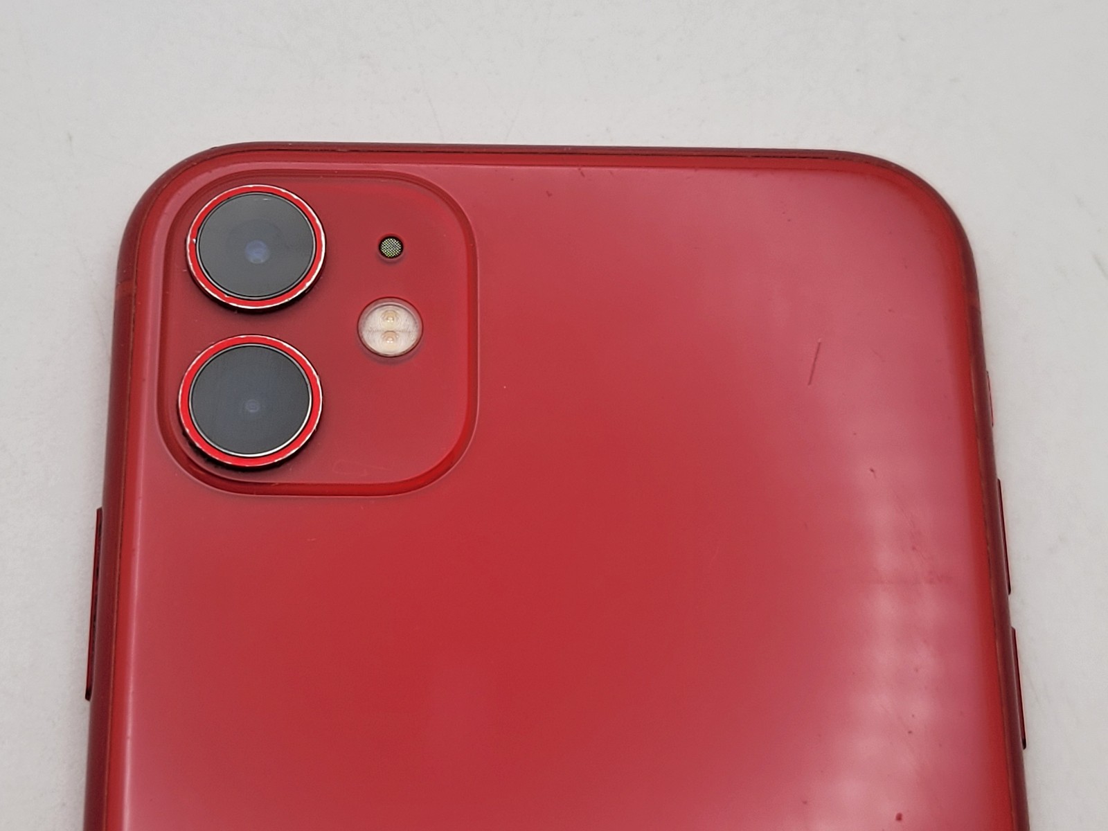 Apple iPhone 11 A2111 64GB Poor Condition | Red | UNLOCKED