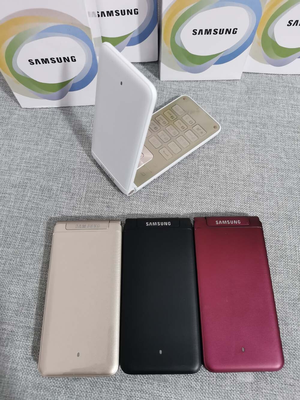 Samsung Galaxy Folder SM-G1600 Dual Sim 2G RAM 16GB Android Unlocked Smartphone