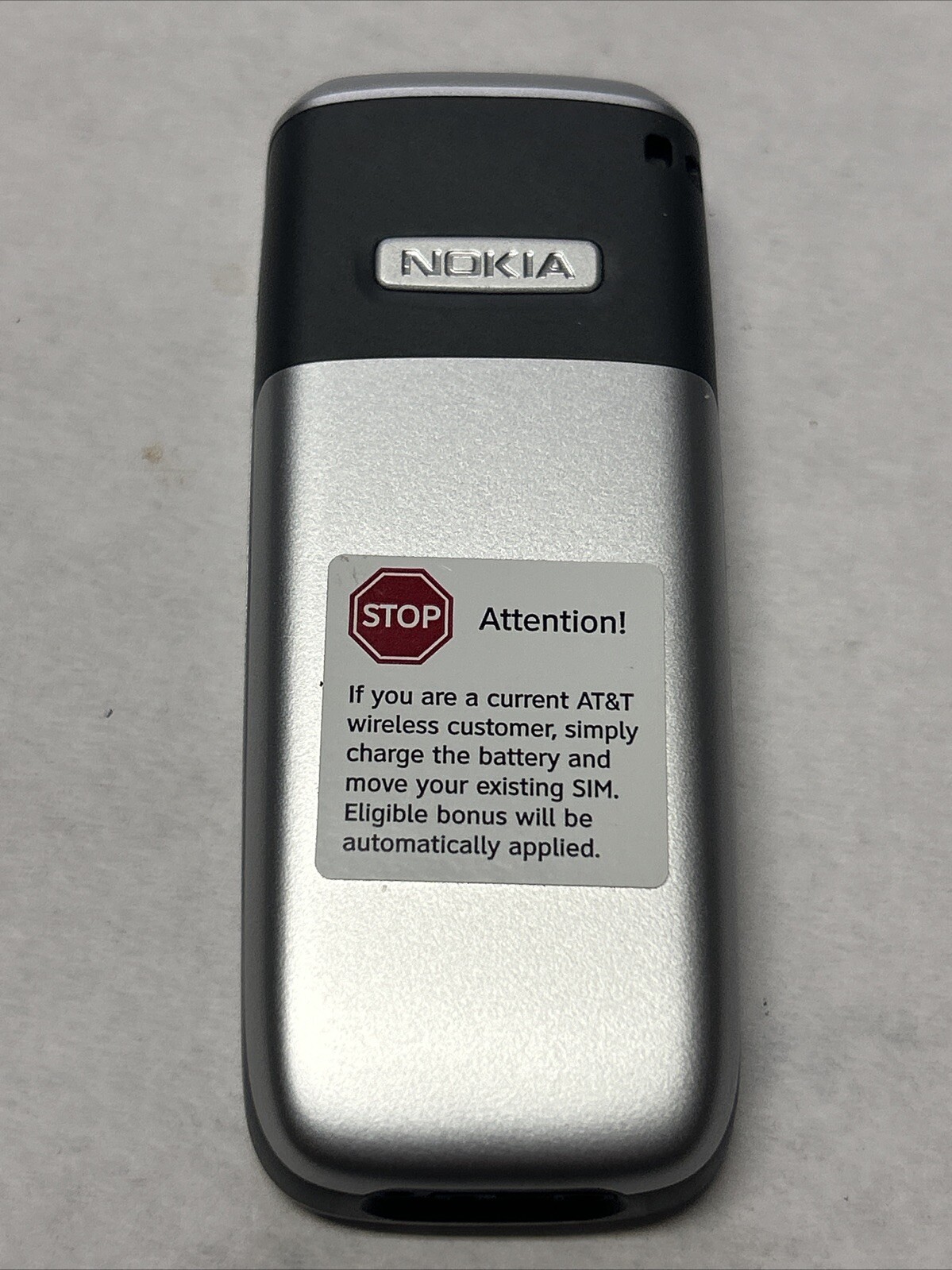 Nokia 2610 (AT&T) Silver Candybar Cellphone Works, Small Easy To Carry