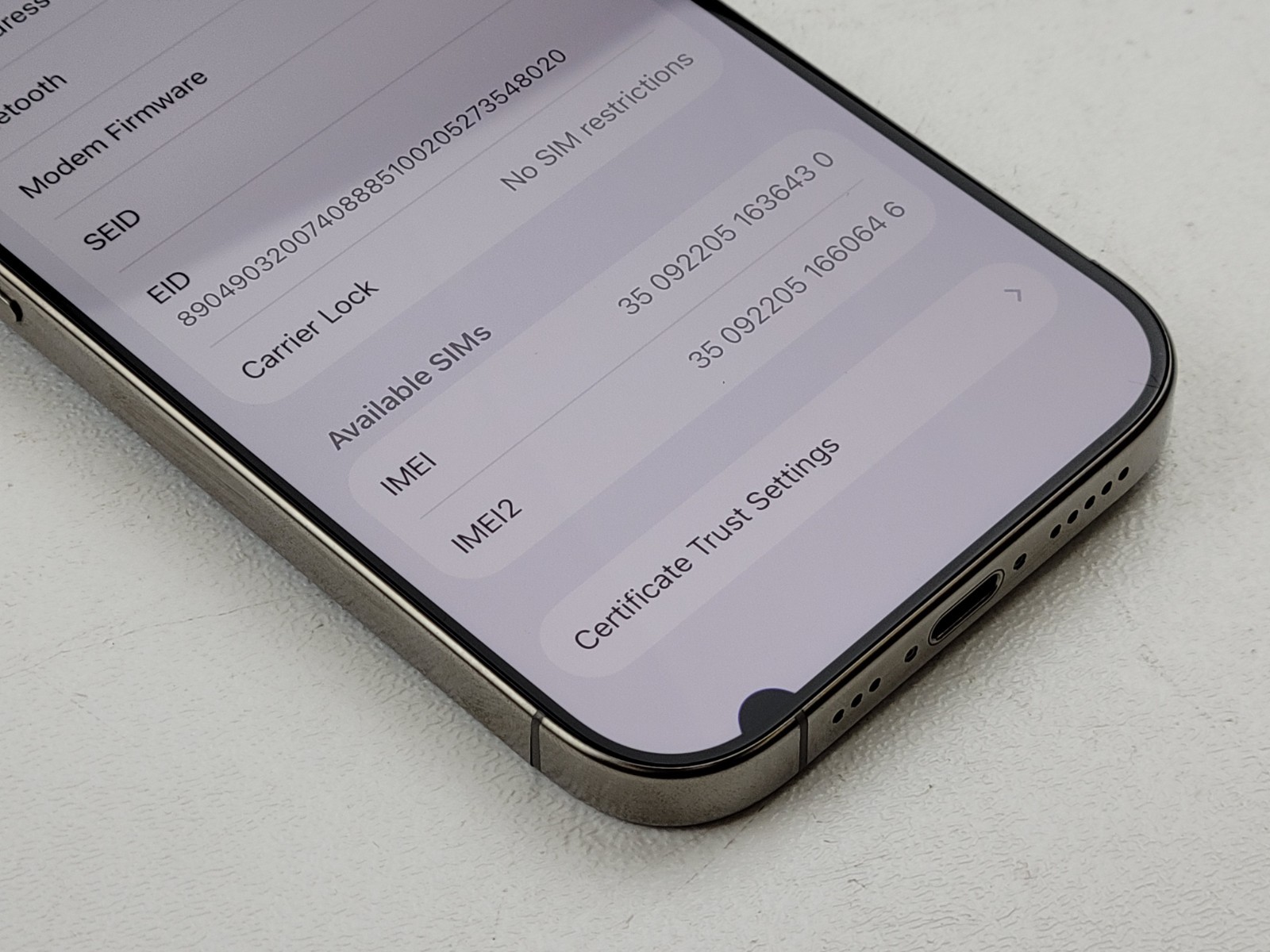 Apple iPhone 16 Pro (A3083) 128GB – Natural Titanium (Unlocked) – *DISPLAY SPOT*