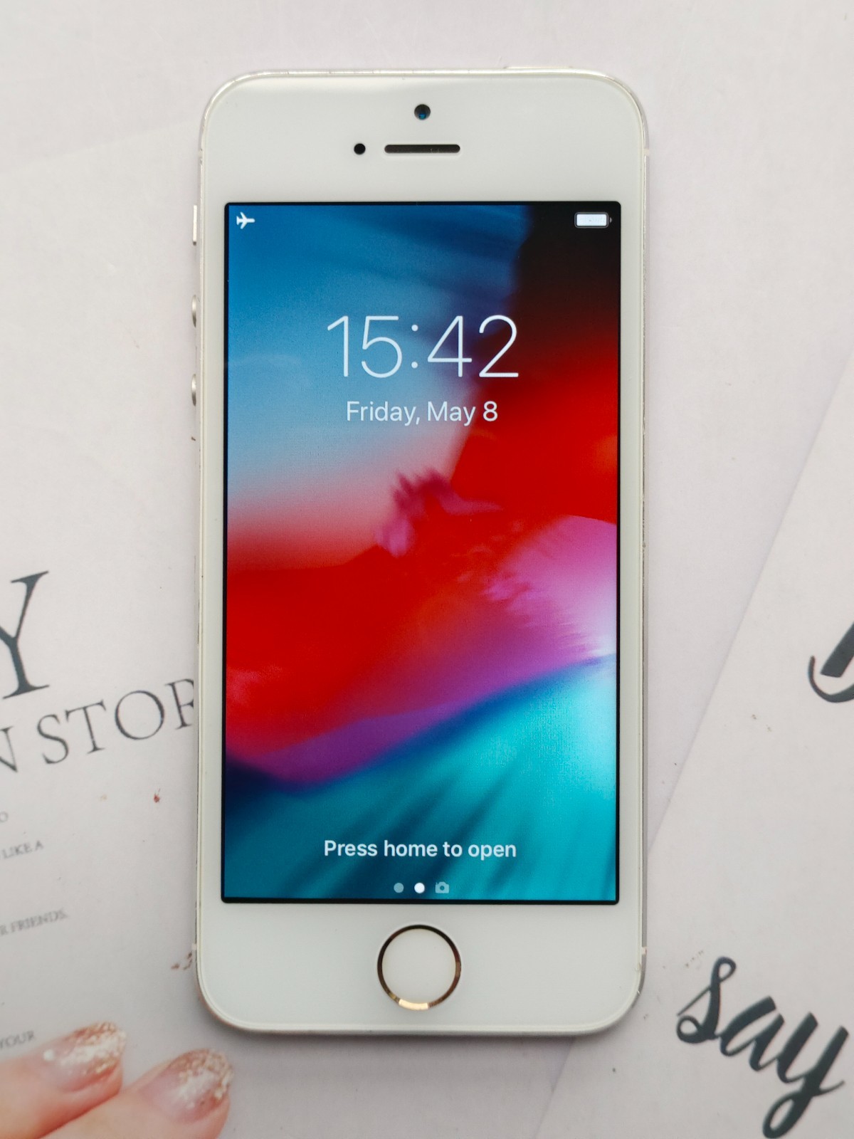 90%N ew Apple iPhone 5/5c/5s Factory UNLOCKED for any carrier 8/16/32/64GB GOOD