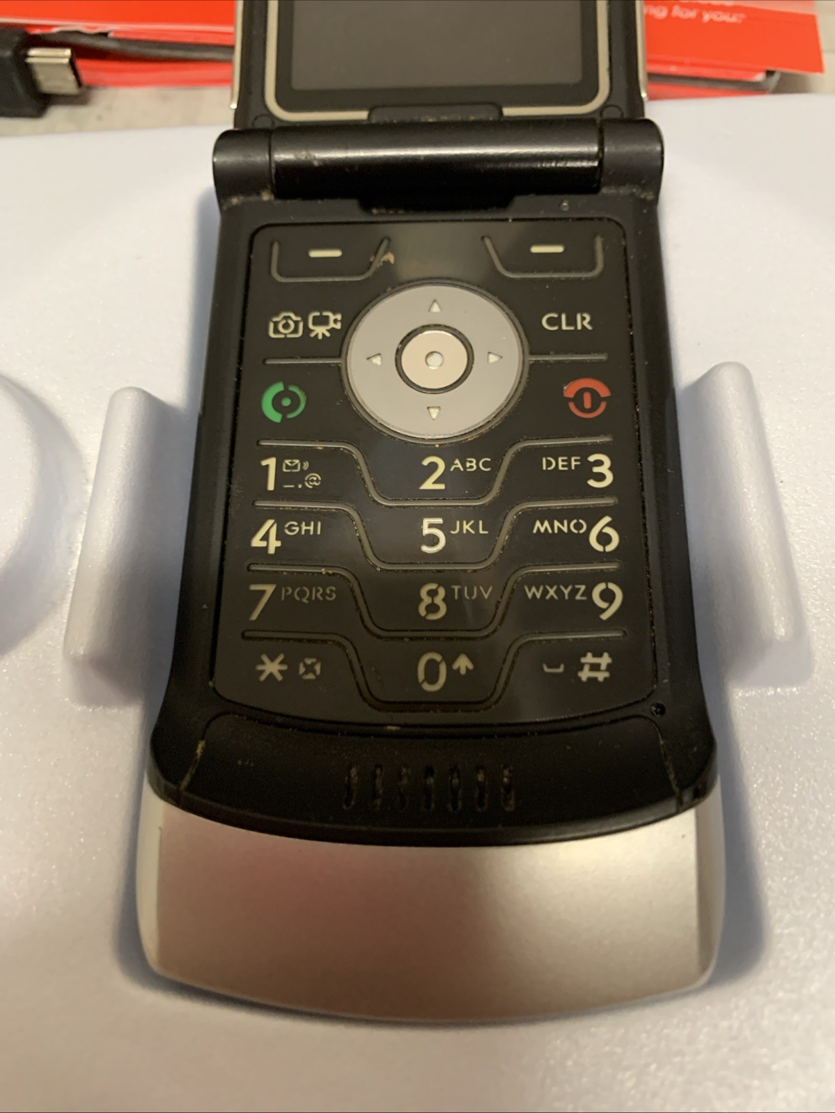 Original Motorola RAZR V3m GSM 2G Flip Phone ( Verizon )Silver