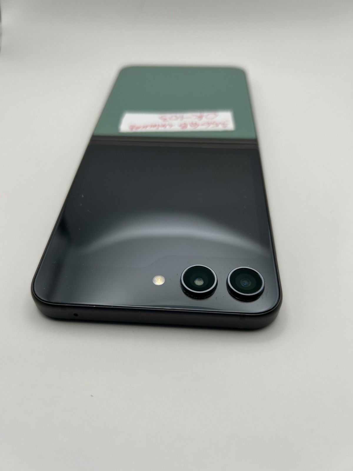 Samsung Galaxy Z Flip 5 – 256GB – Factory Unlocked – Green