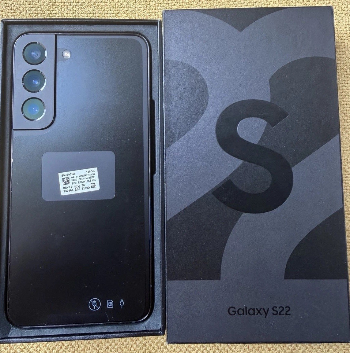 Samsung Galaxy S22 5G SM-S901U-Unlocked-Phantom Black 128GB -Excellent
