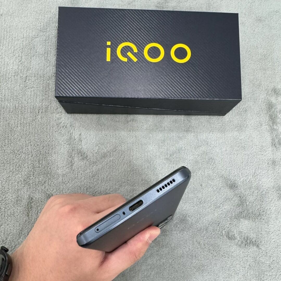 6.64″ Original vivo iQOO Z8 5G 64MP Mediatek Dimensity 8200 Android Smartphone