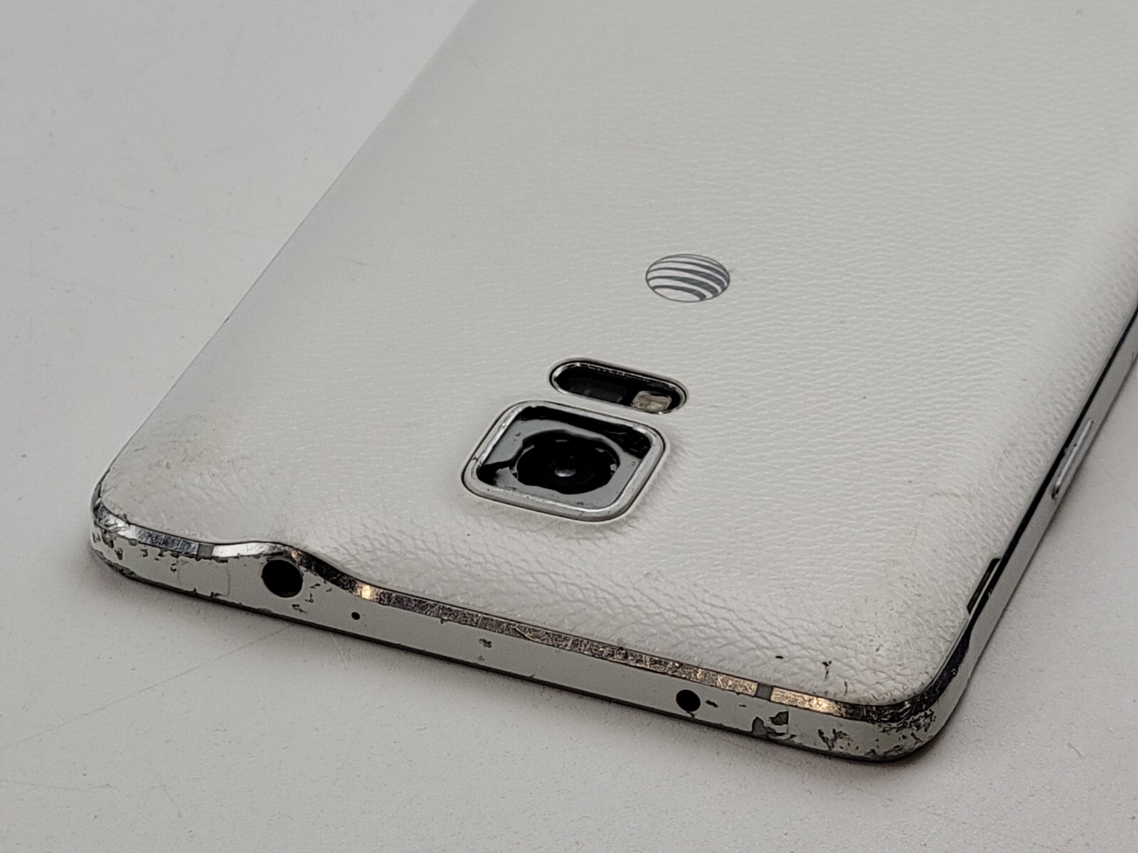 Samsung Galaxy Note 4 (SM-N910A) 32GB (AT&T) – SMALL ISSUE – Clean IMEI – J9686