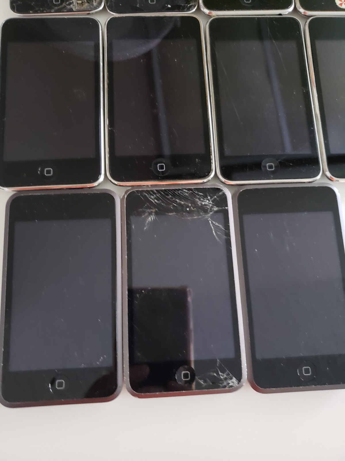 Lot of 18 Apple iPod Touch 1st, 2nd, 3rd, and 4th Gen for parts