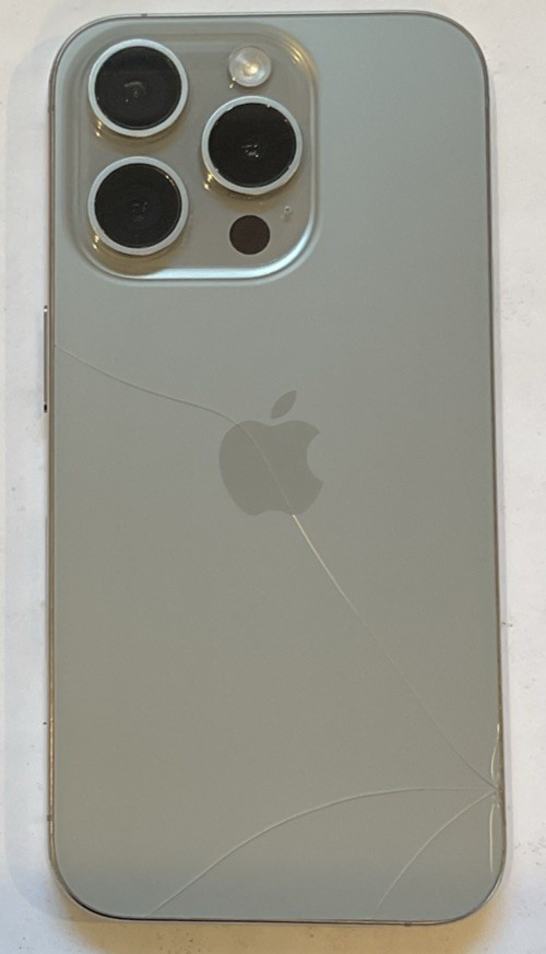 CRACKED DIGITIZER, GSM UNLOCKED iPhone 15 PRO, 128GB A2848 MTQP3LL/A FOR REPAIR