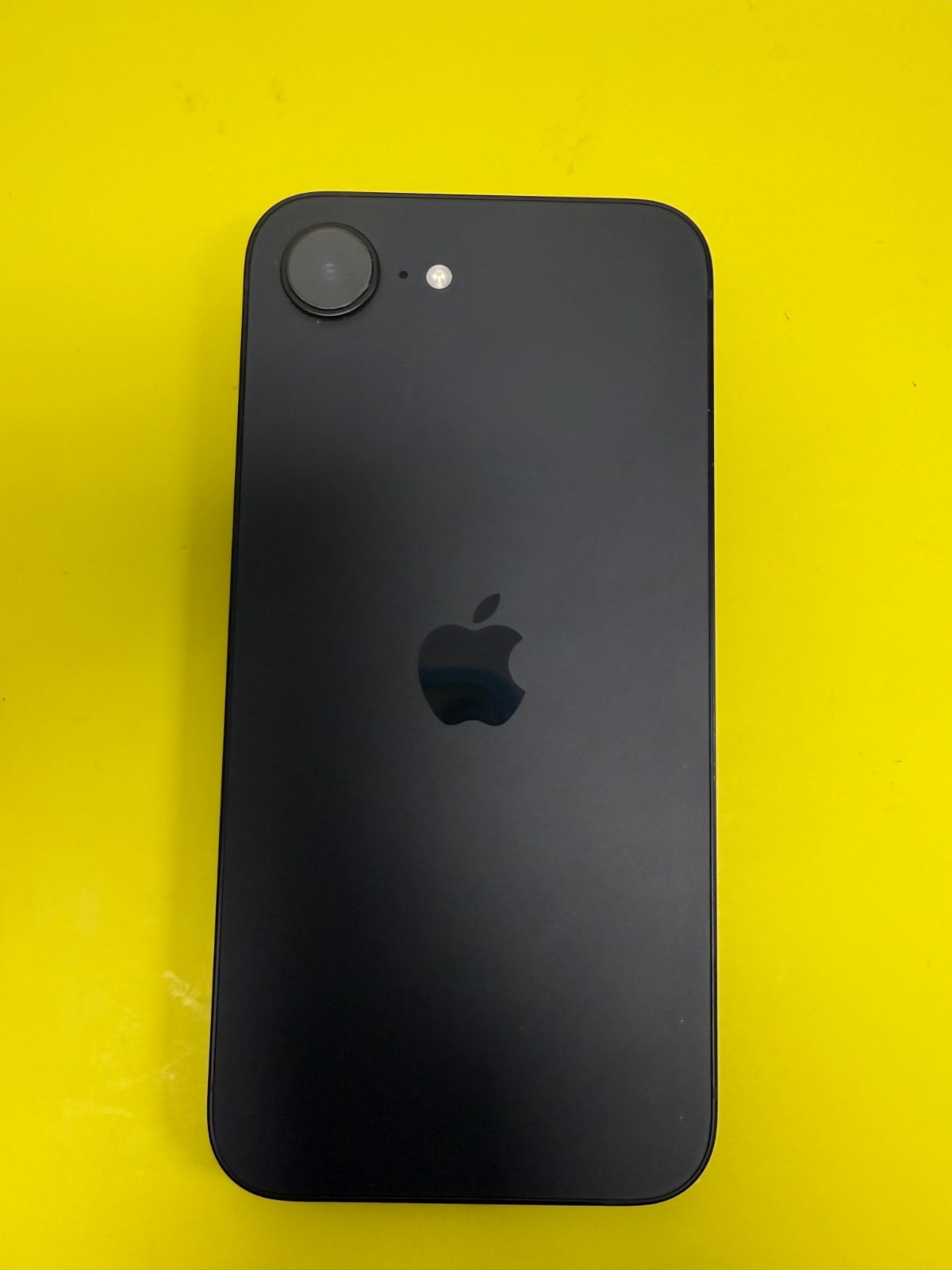 Apple iPhone 16e – 128GB – Black (Unlocked) Smartphone