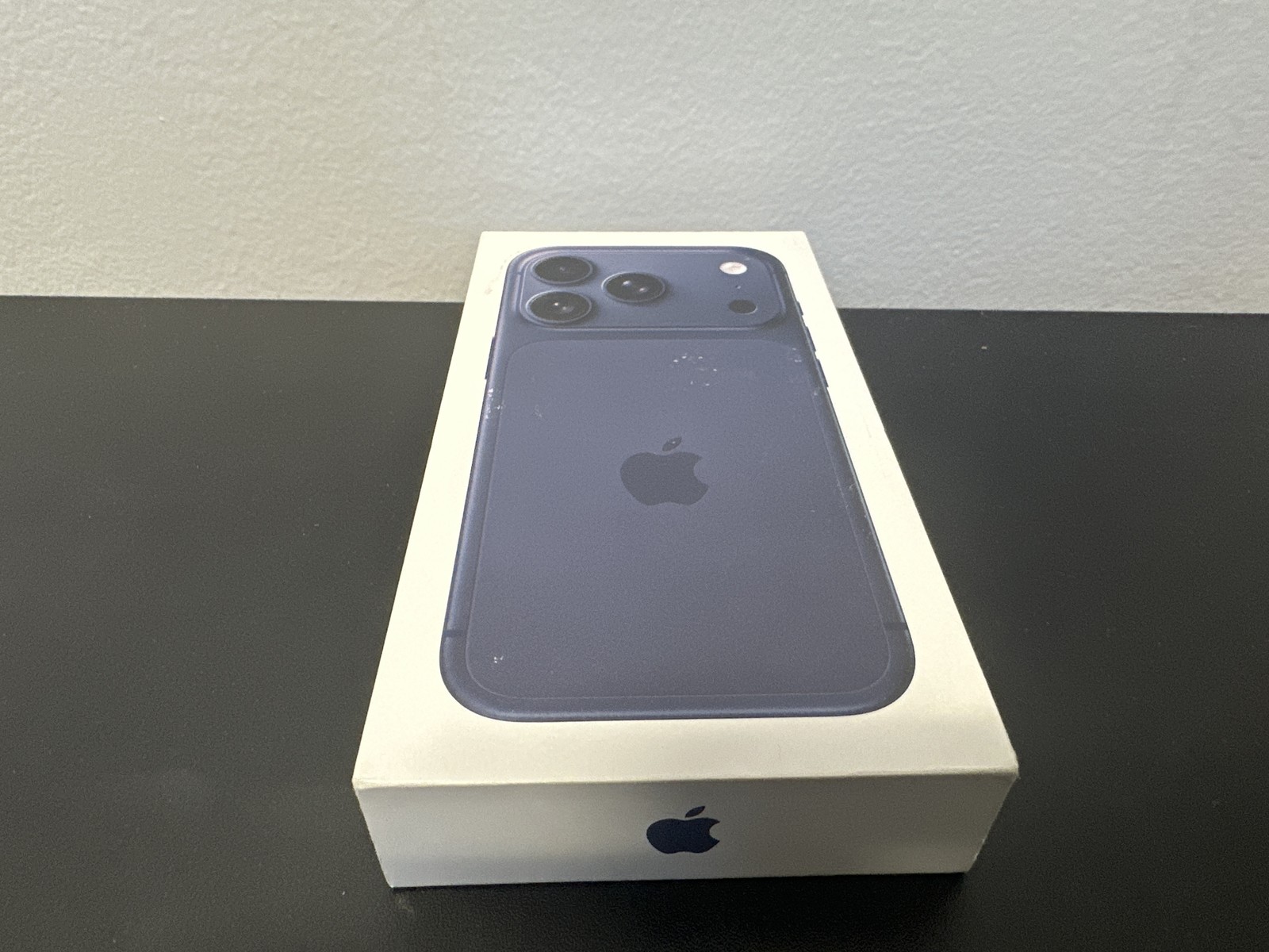 New Sealed Apple iPhone 17 Pro Max 256GB Blue Unlocked Worldwide Apple Warranty