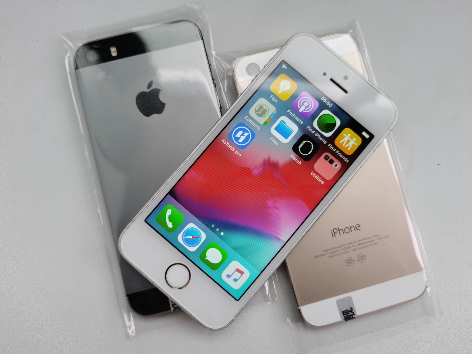 Apple iPhone 5s Unlocked 16/32/64GB – Gray Silver Gold iOS 12 with fingerprint