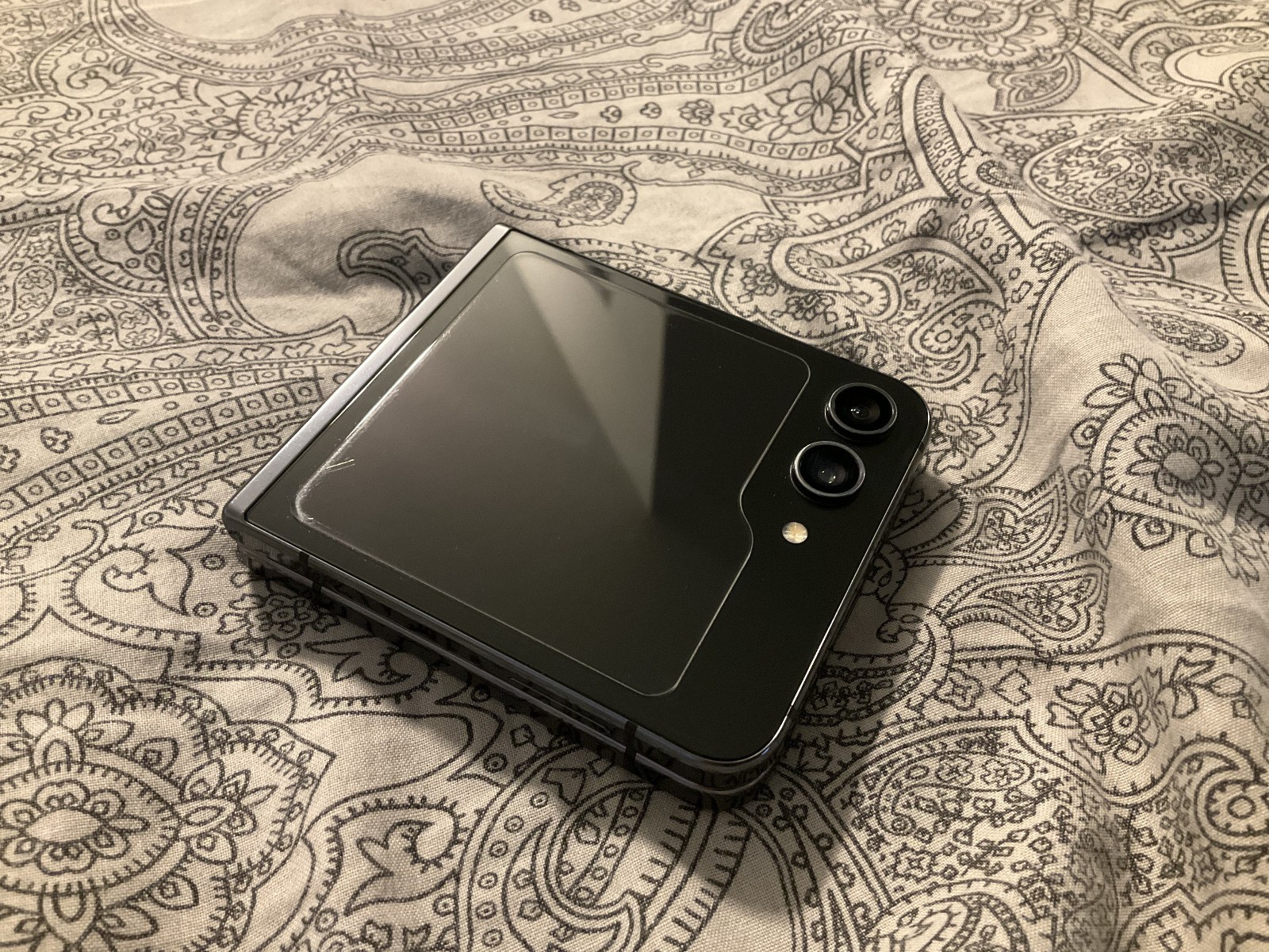 Samsung Galaxy Z Flip5, 256 GB, Graphite (Unlocked), Excelent Internal screen
