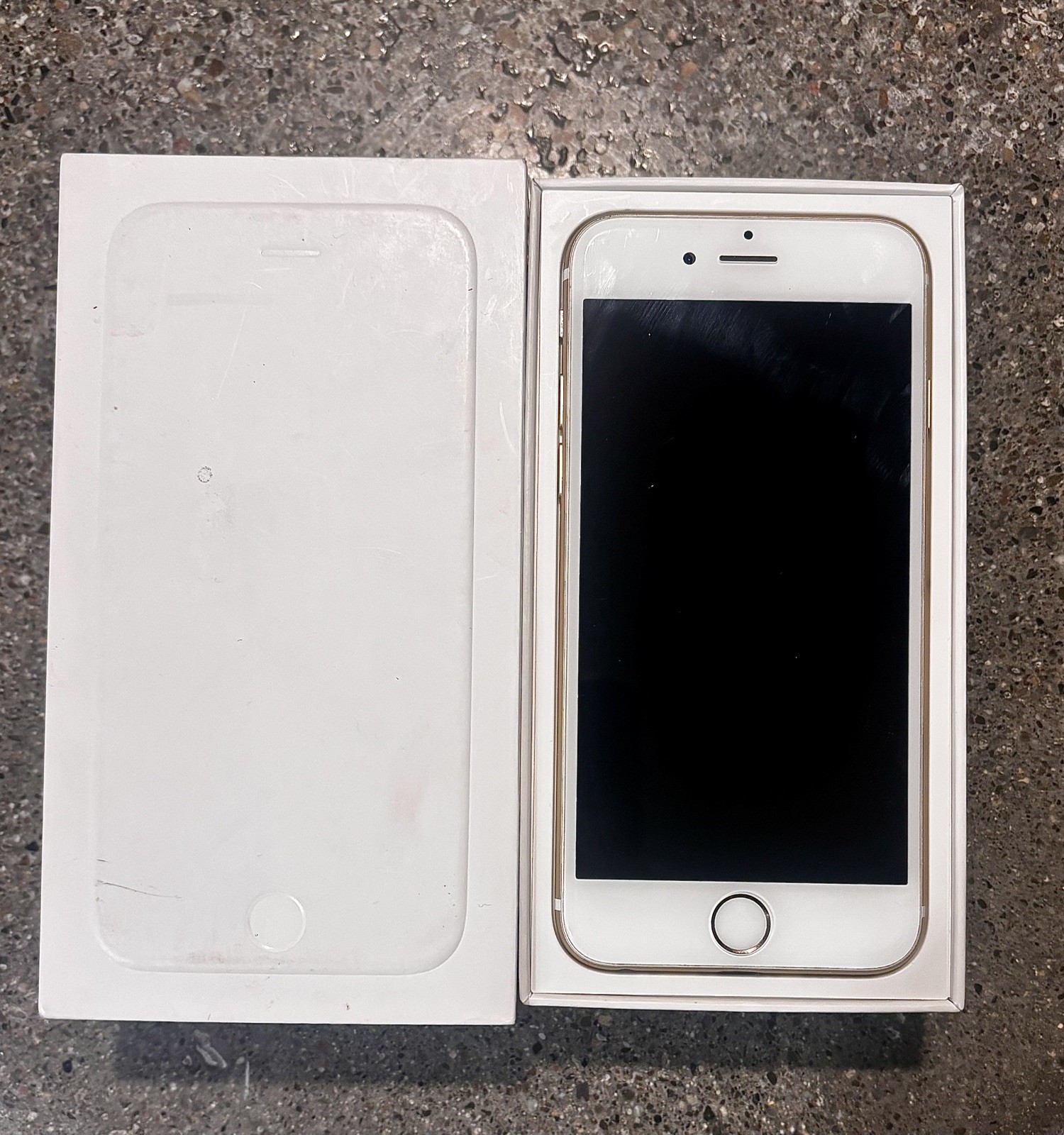 Apple iPhone 6 Gold (Unlocked) 16GB Smartphone – Works – In Original Box