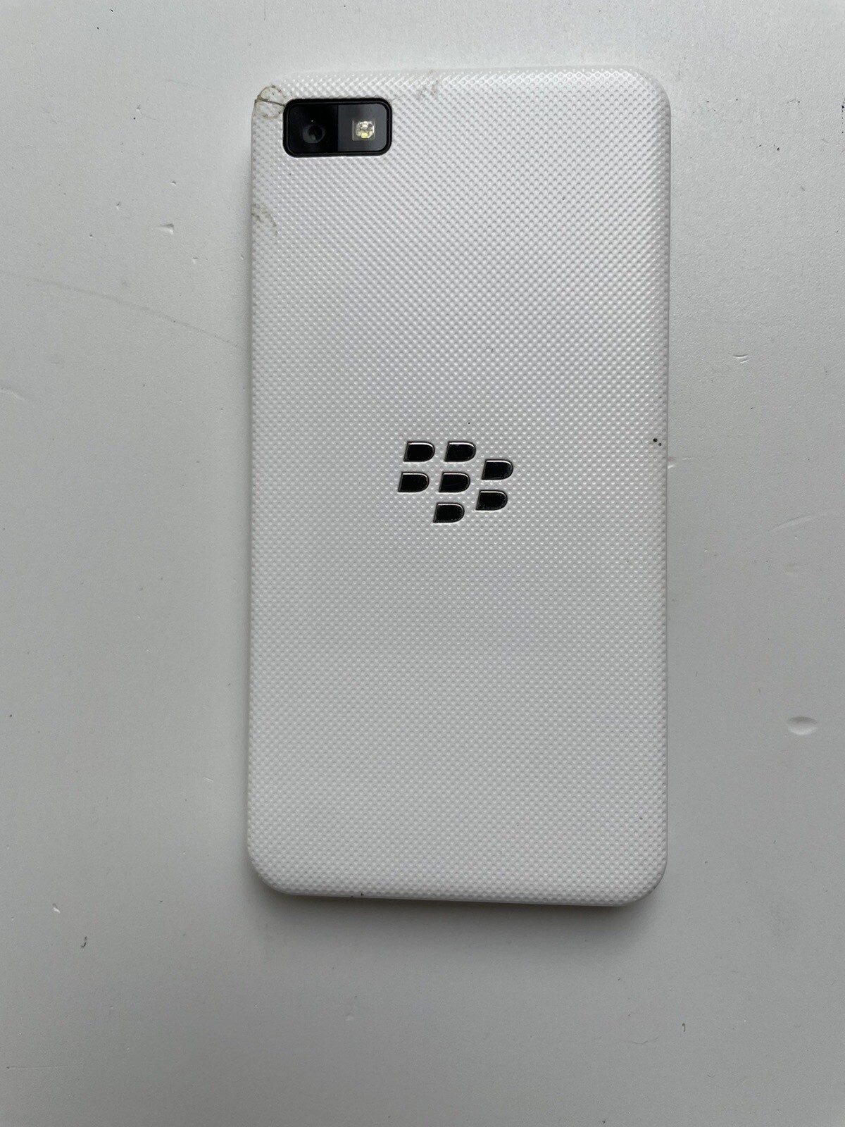 blackberry z10 Verizon Unlocked To GSM rare White Color Good Condition