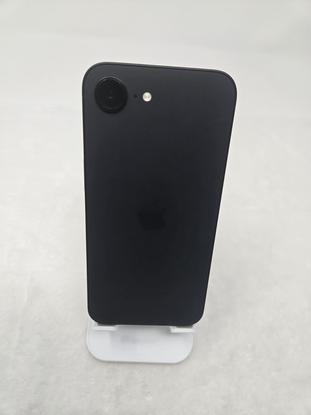 iPhone 17e – 256gb – Black – Verizon – 100% Battery Health