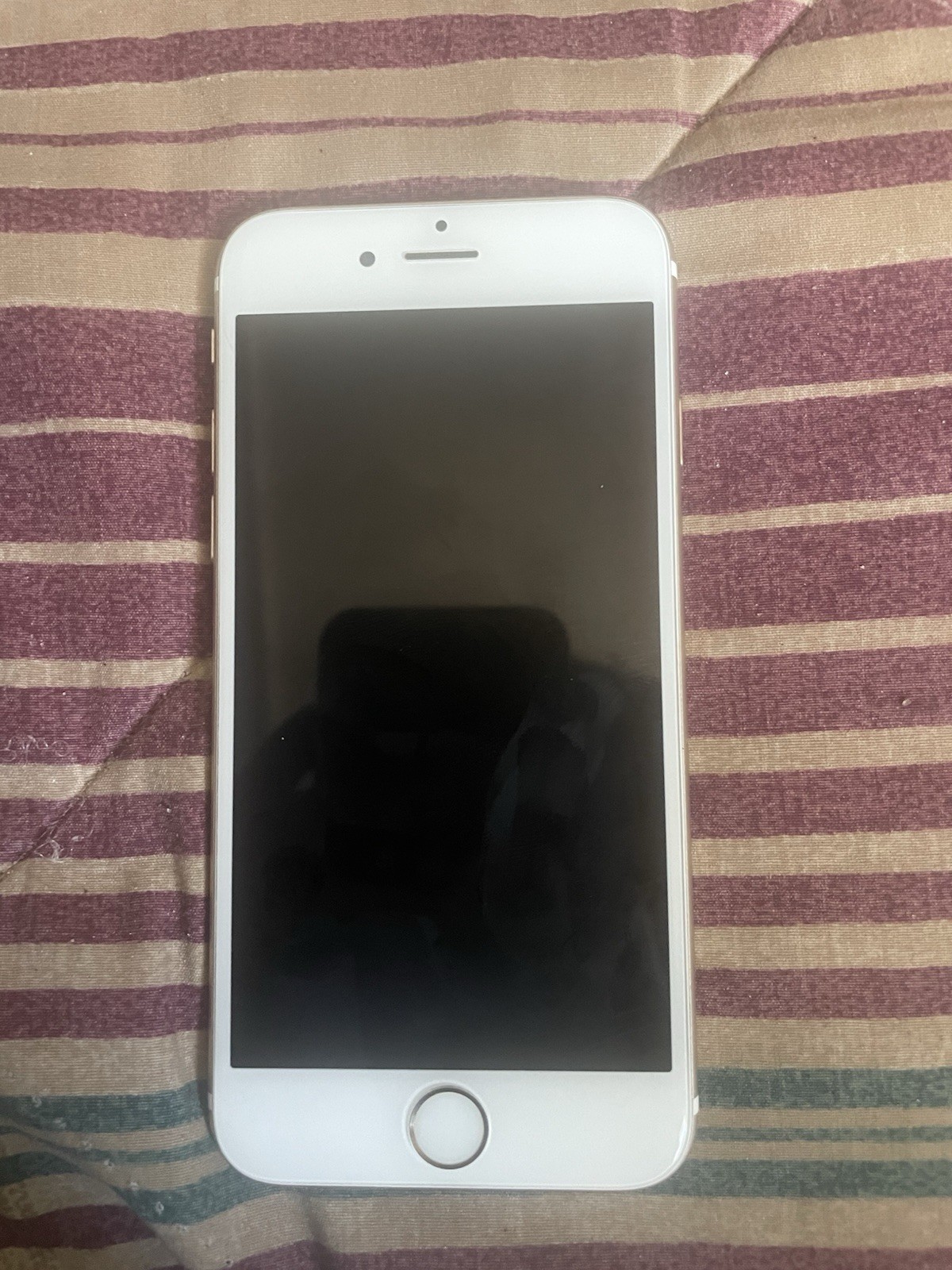 Apple iPhone 6s 64GB Gold Unlocked iOS 15.8.8 4.7in 12MP A1688 (CDMA+GSM)
