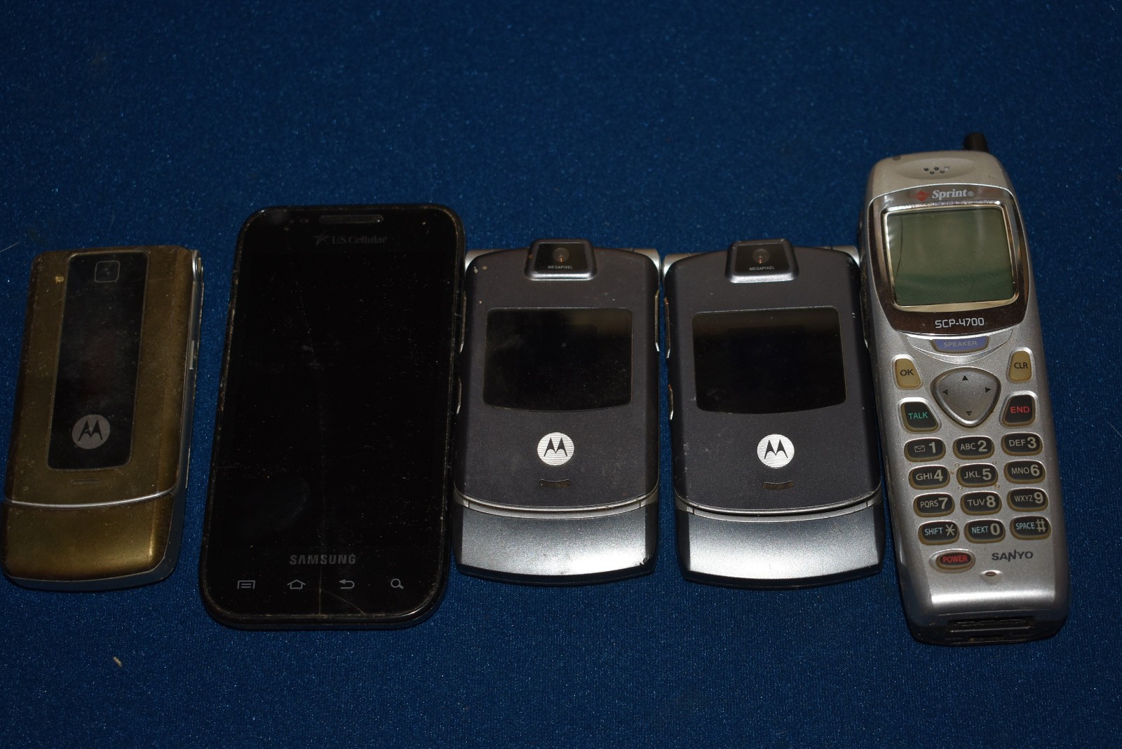Lot 5 Cell Phones Motorola RZR Gray Flip Untested As Is Galaxy S SCP 4700